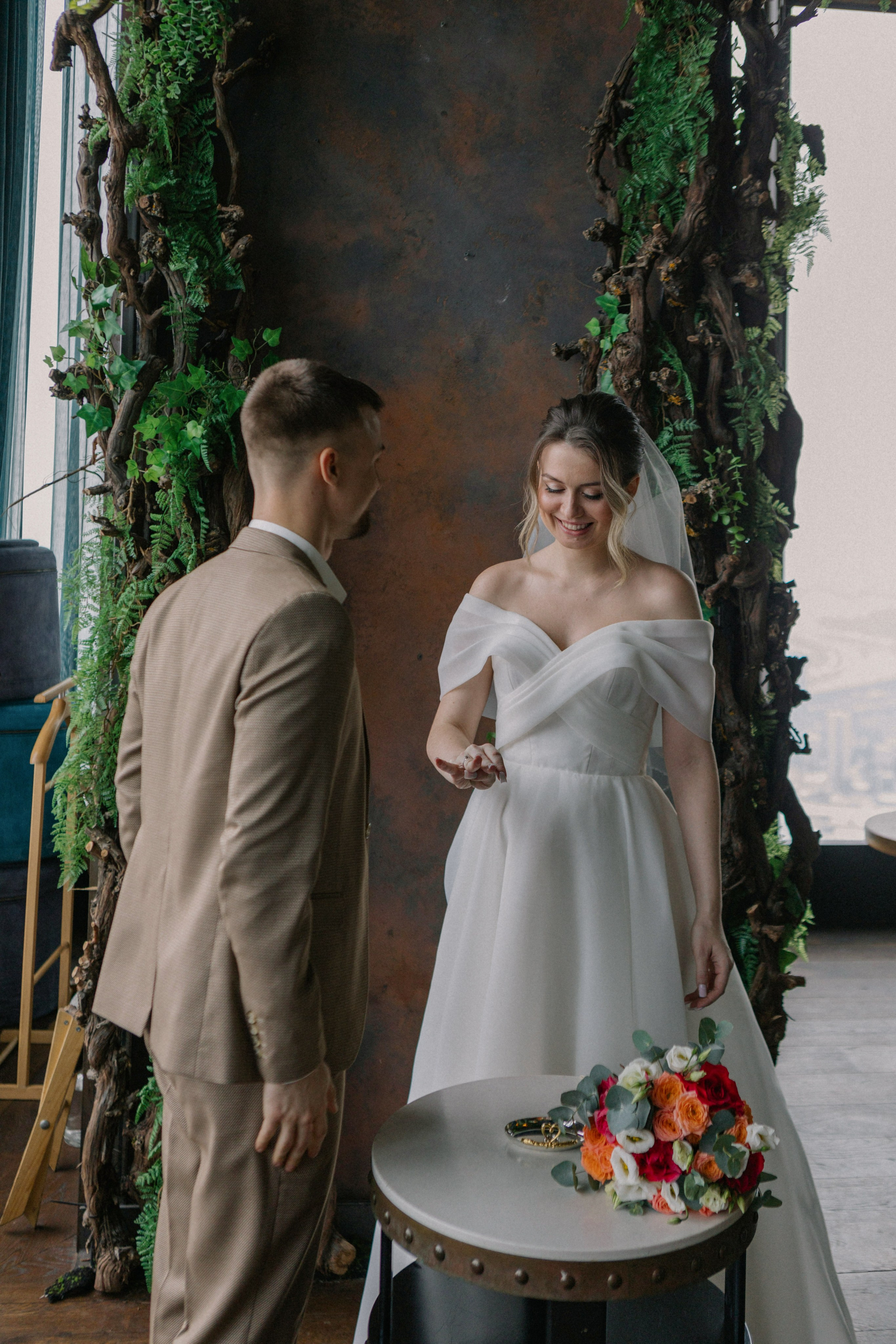 Ксюша и Илья. Утро в отеле роспись в Birds. Свадебный и портретный фотограф в Москве Анастасия Масюк