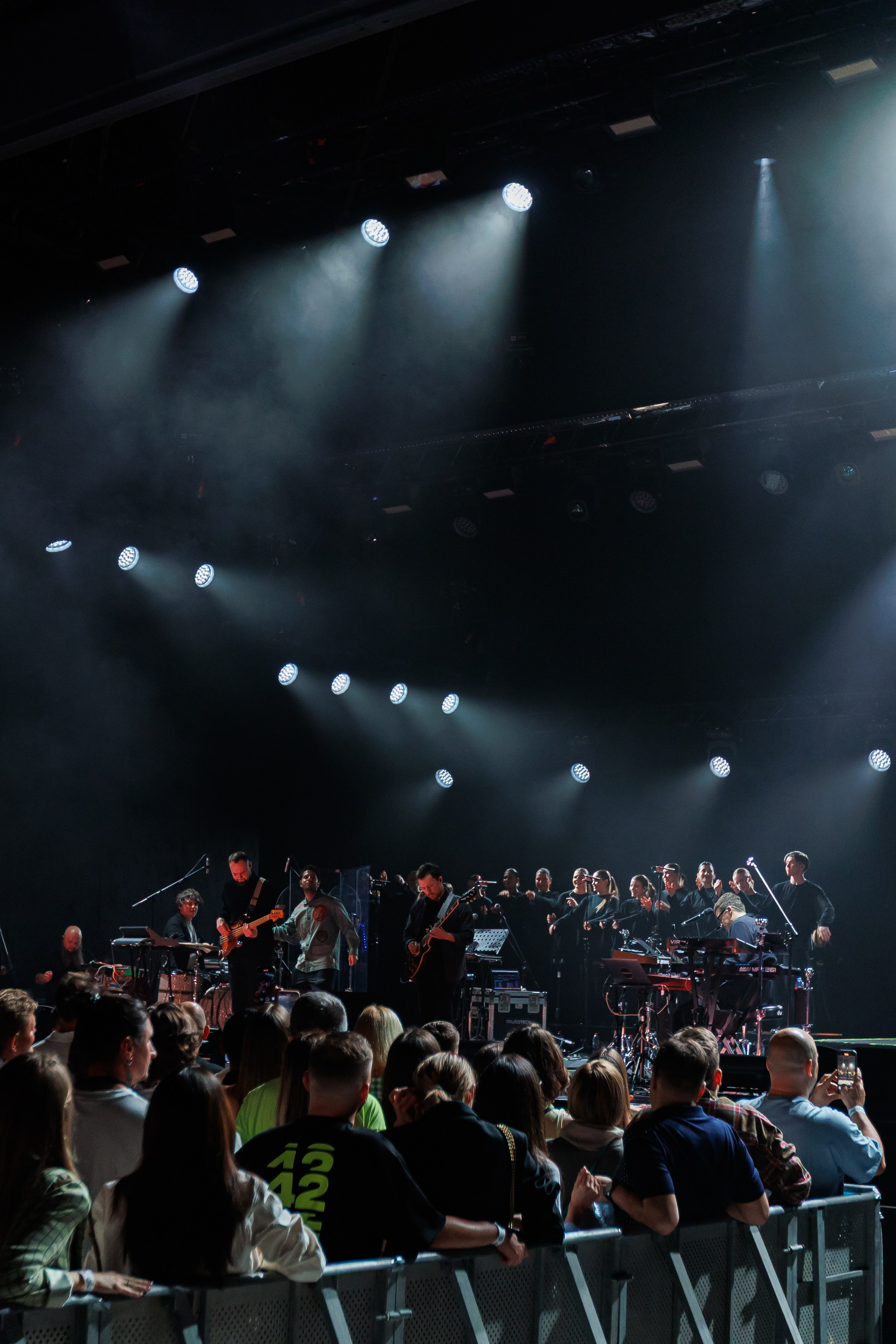 Concert Photography in Dubai — Anton Belyaev Live Performance. Evgen Yatsenko — Photographer in Dubai