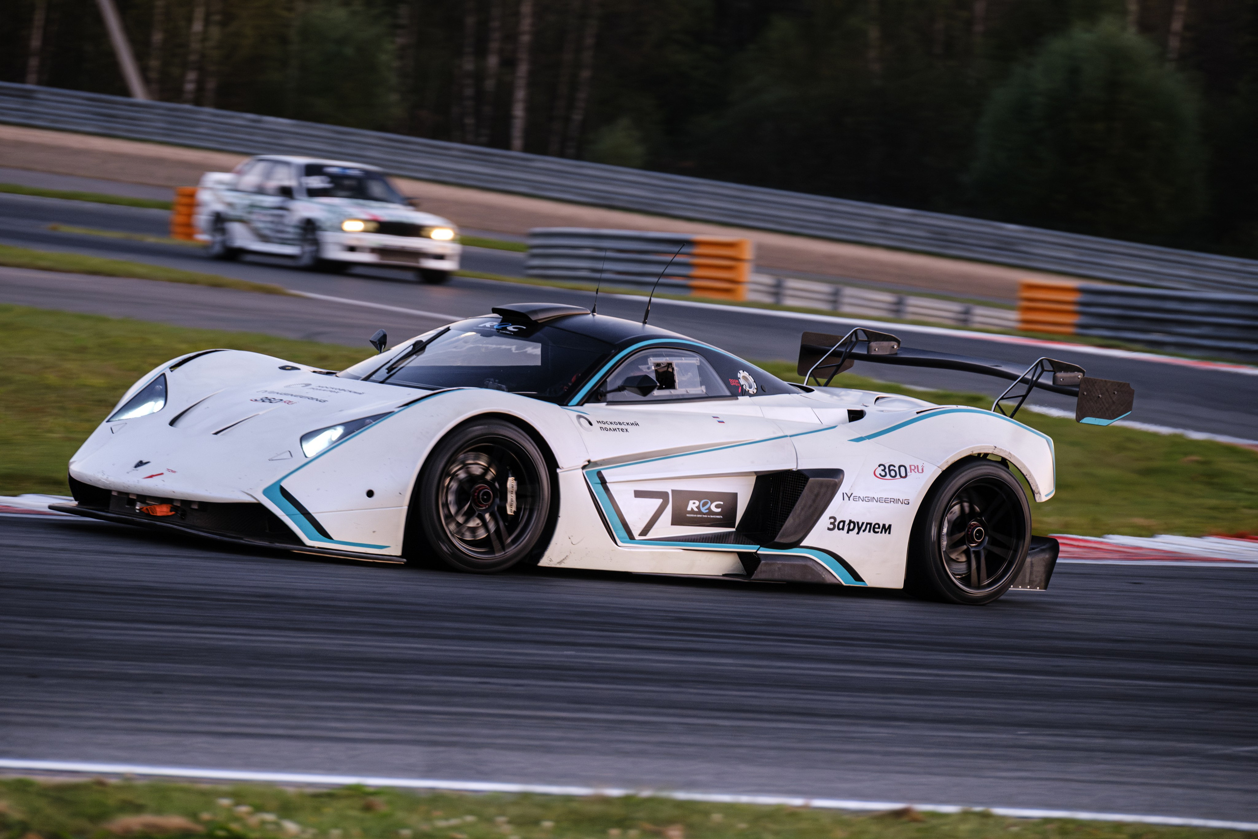 Российская серия гонок на выносливость. Авто и мотоспорт — фотограф Антон Медведев iCoguar