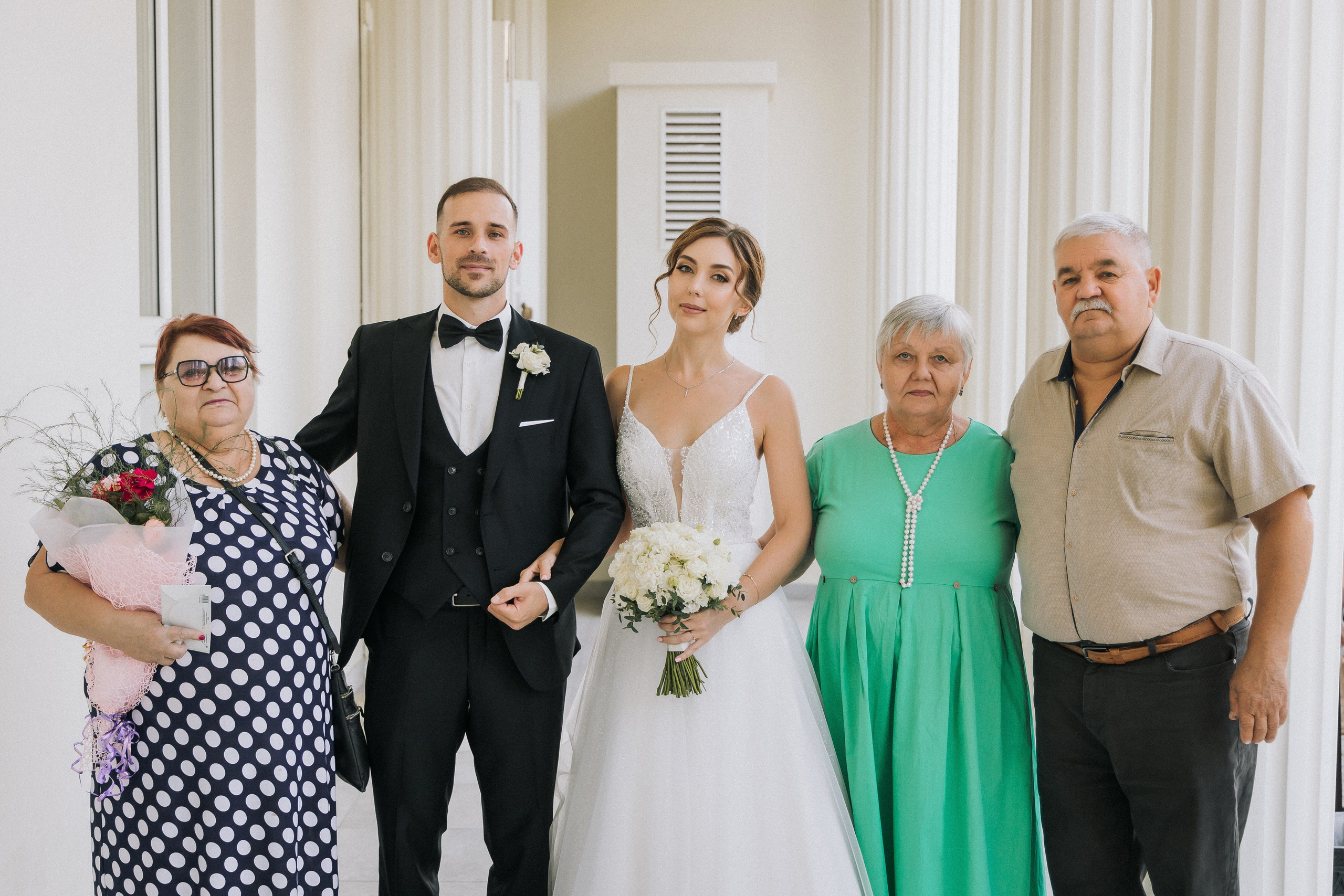 Свадебная прогулка Екатерины и Евгения. Свадебная фотография. Арина Рубах