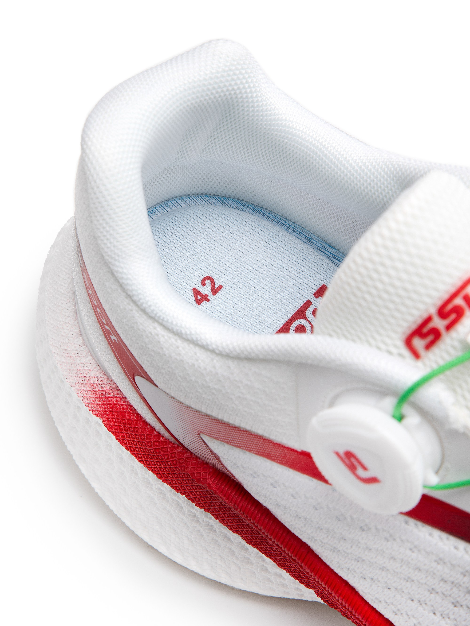 Каталожная фотография обуви. Фотограф в Москве Егор Гончаров