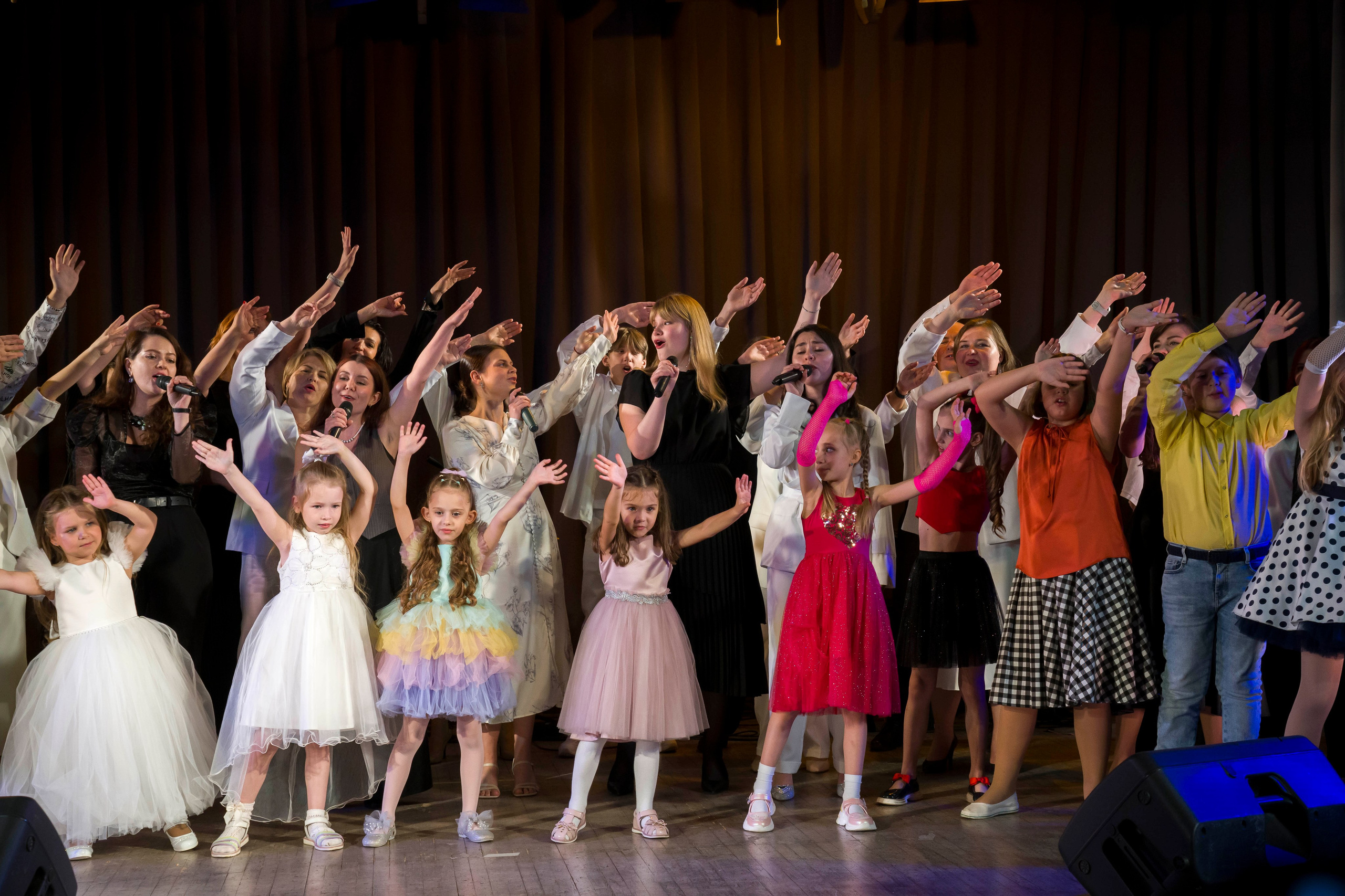 Концерт вокальной студии. Фотограф в Санкт-Петербурге. Репортажная и все съёмки для бизнеса