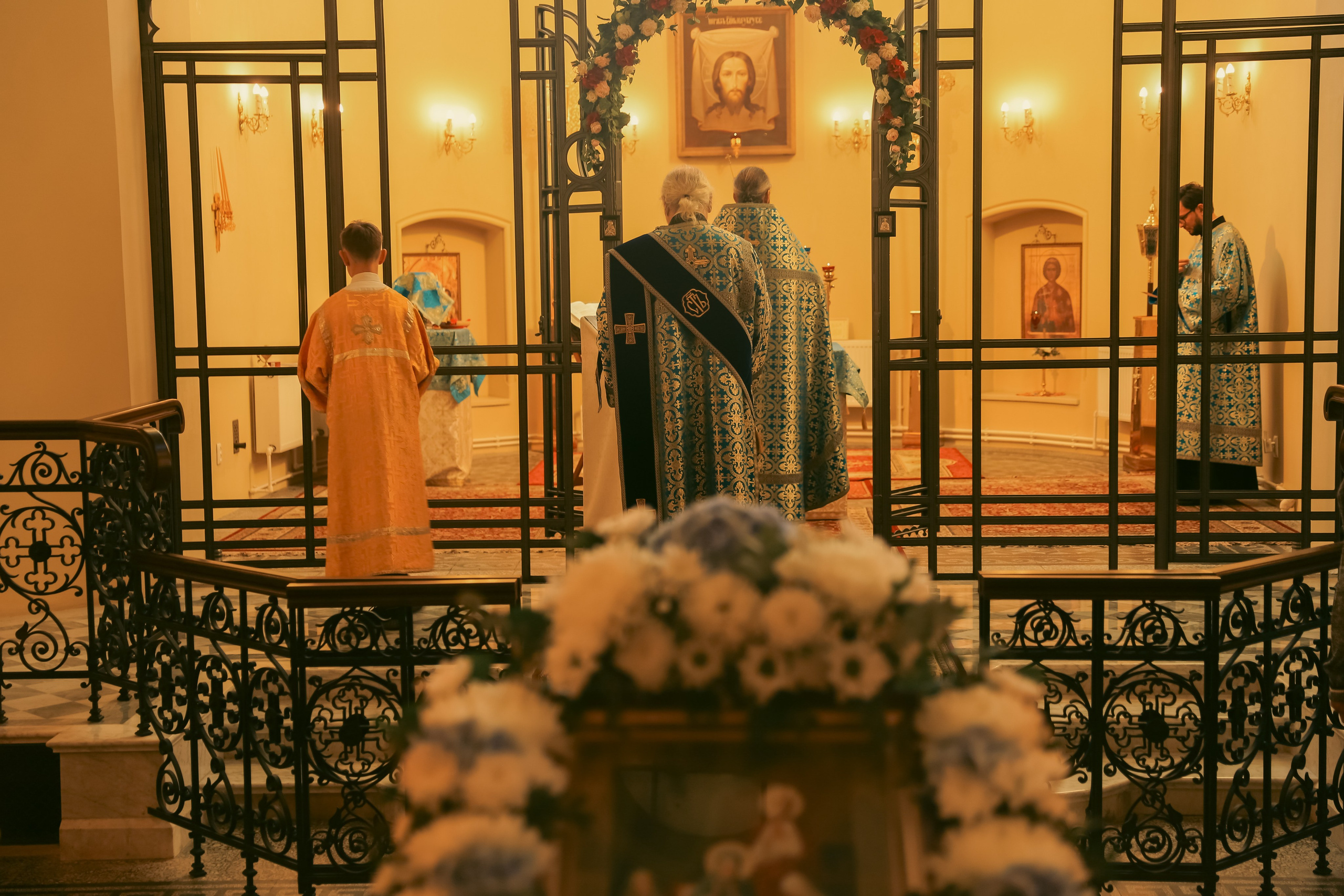 Служба в церкви