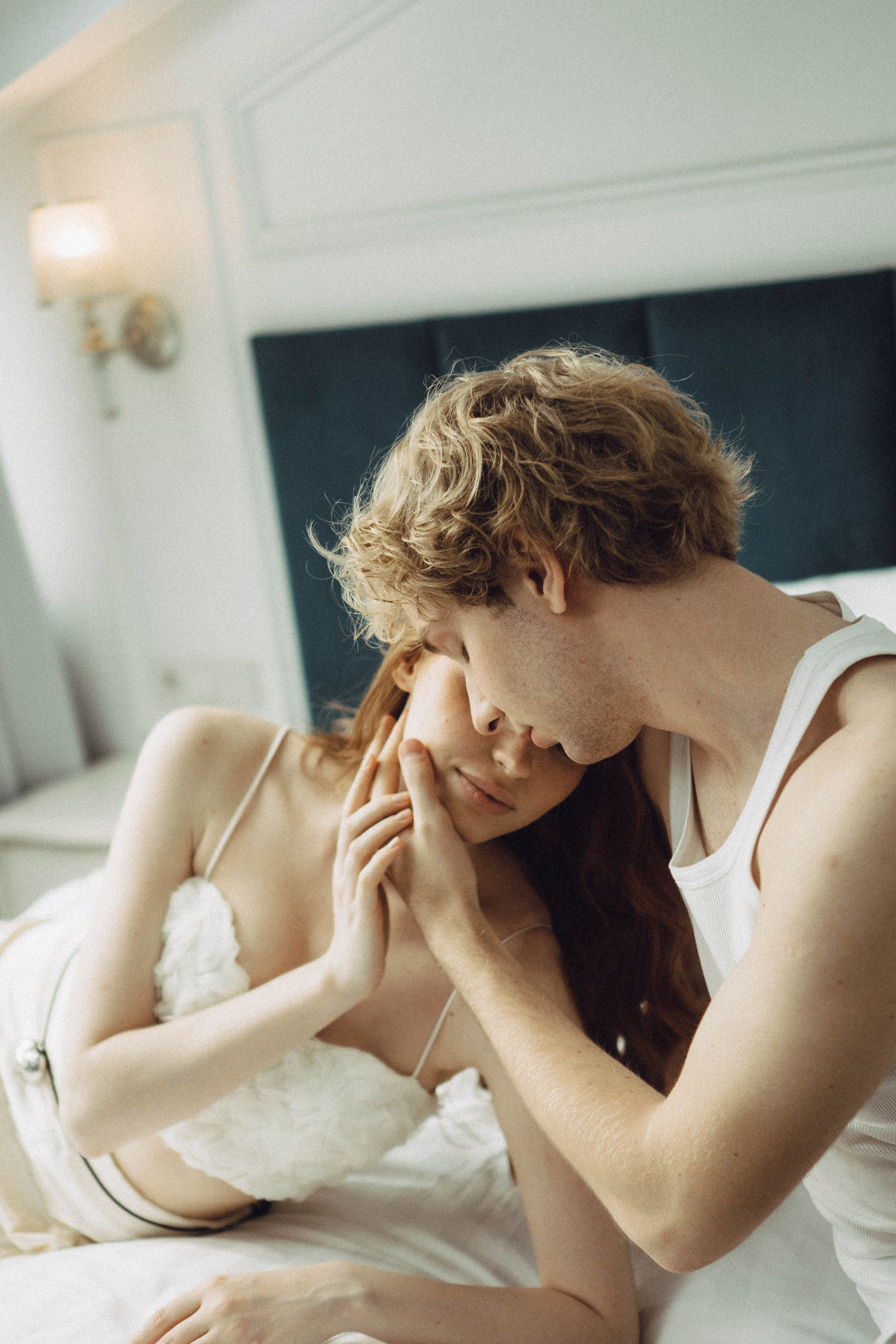 СВАДЕБНАЯ СЬЕМКА В ОТЕЛЕ. СБОРЫ ЖЕНИХА И НЕВЕСТЫ И ТАКЖЕ ТОР И ПОДГОТОВКА К ПРОГУЛКЕ. Профессиональный фотограф, Санкт-Петербург — Виктория Богомолова