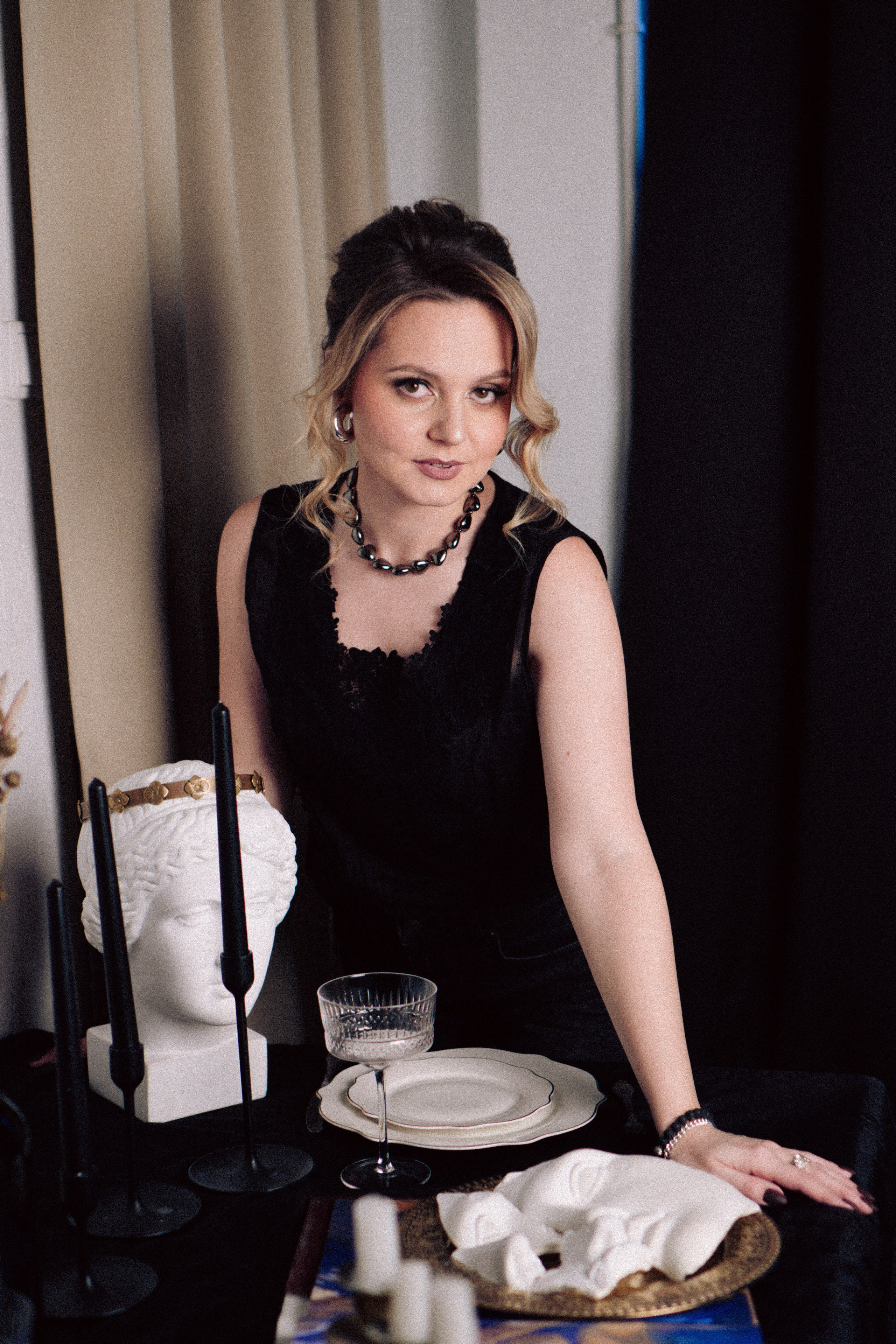 НОВОГОДНЯЯ ФОТОСЕСИИЯ В СТУДИИ ДЛЯ ДЕВУШКИ И ПРОГУЛКА ПО ЧЕРНЫШЕВСКОЙ. Профессиональный фотограф, Санкт-Петербург — Виктория Богомолова