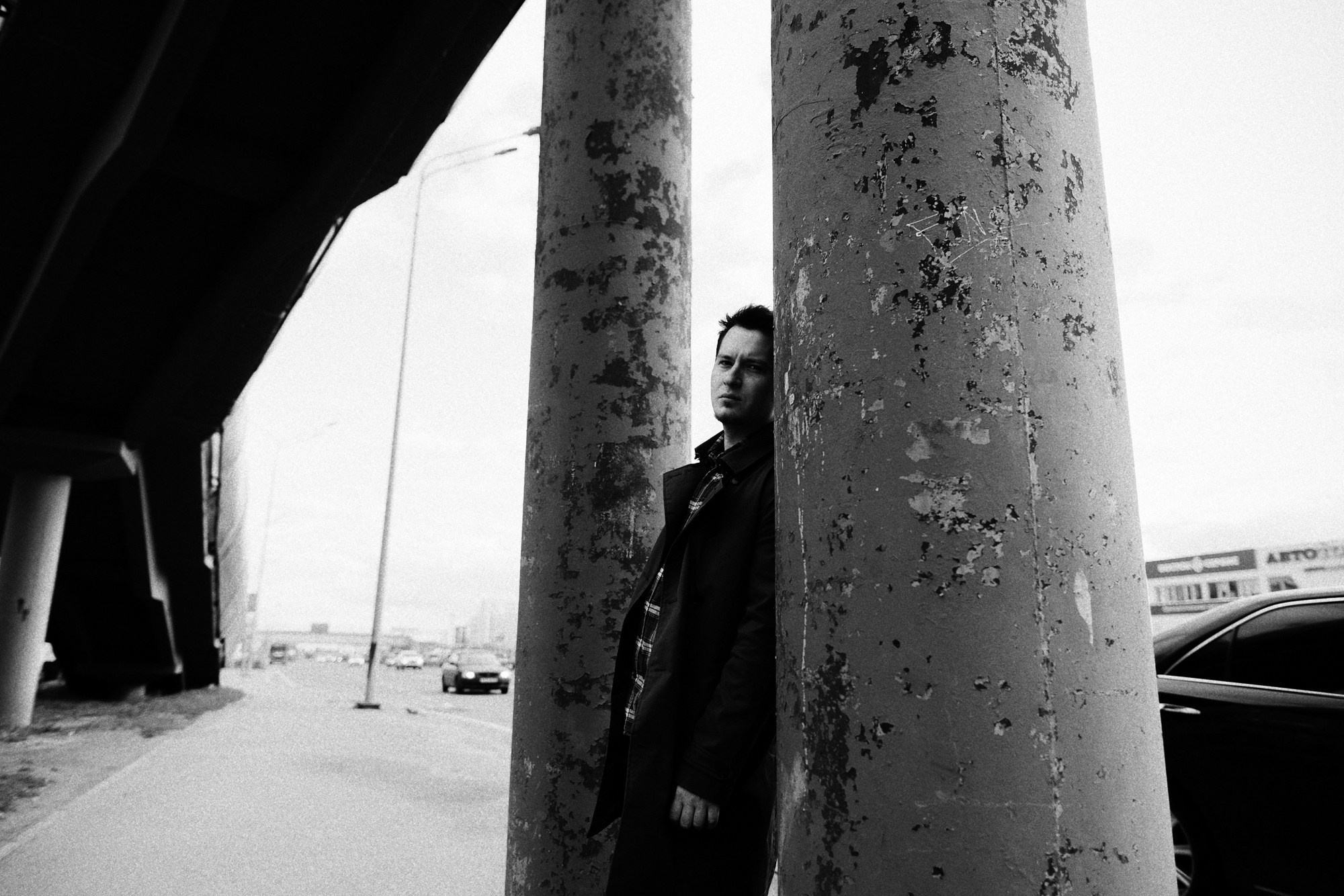 Фотограф Тюмень Дарья Мустафина — Мужская фотосессия на улицах Тюмени. Портретный фотограф Тюмень Дарья Мустафина