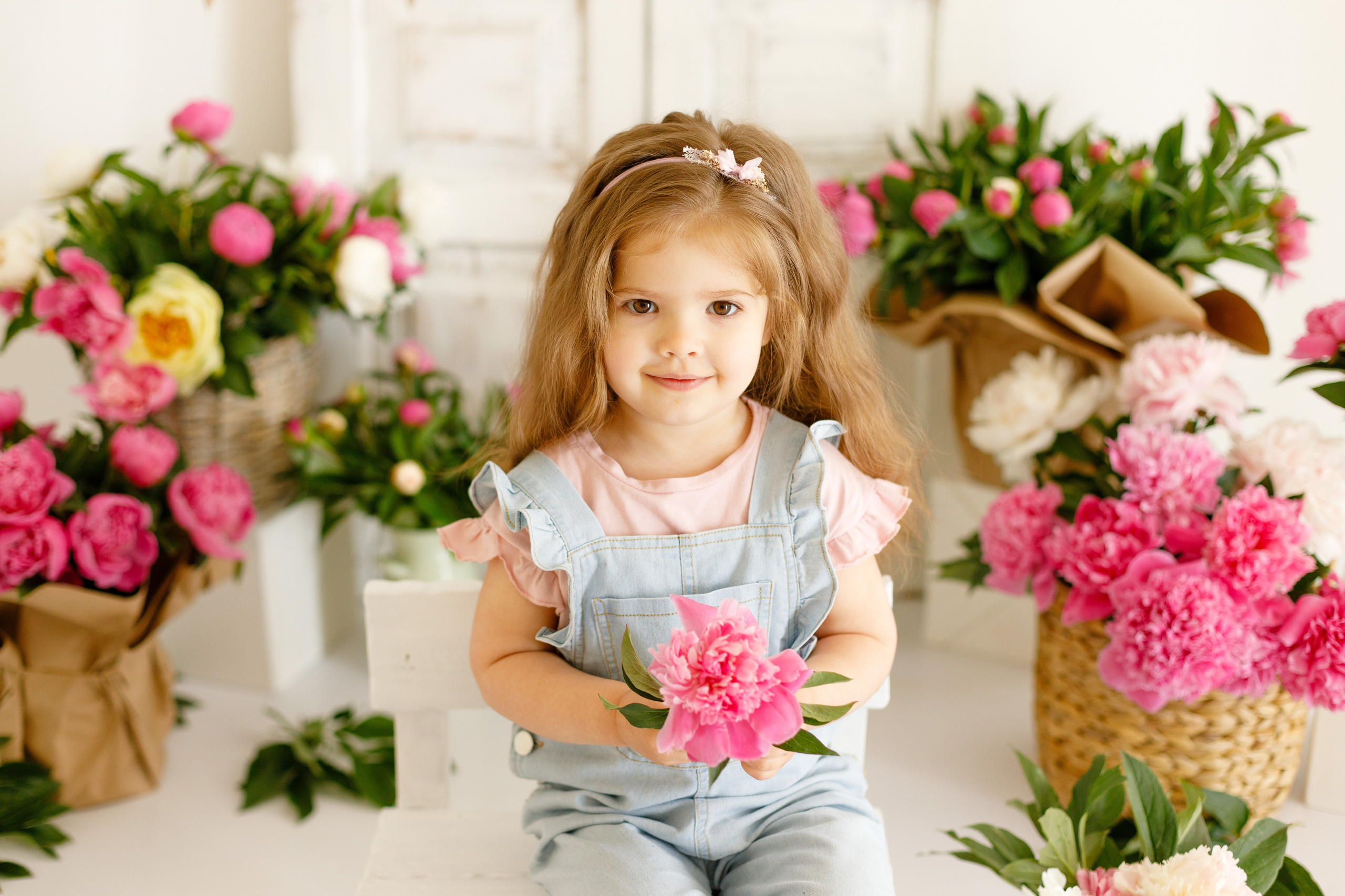 цветочная детская студийная  фотосессия в краснодаре