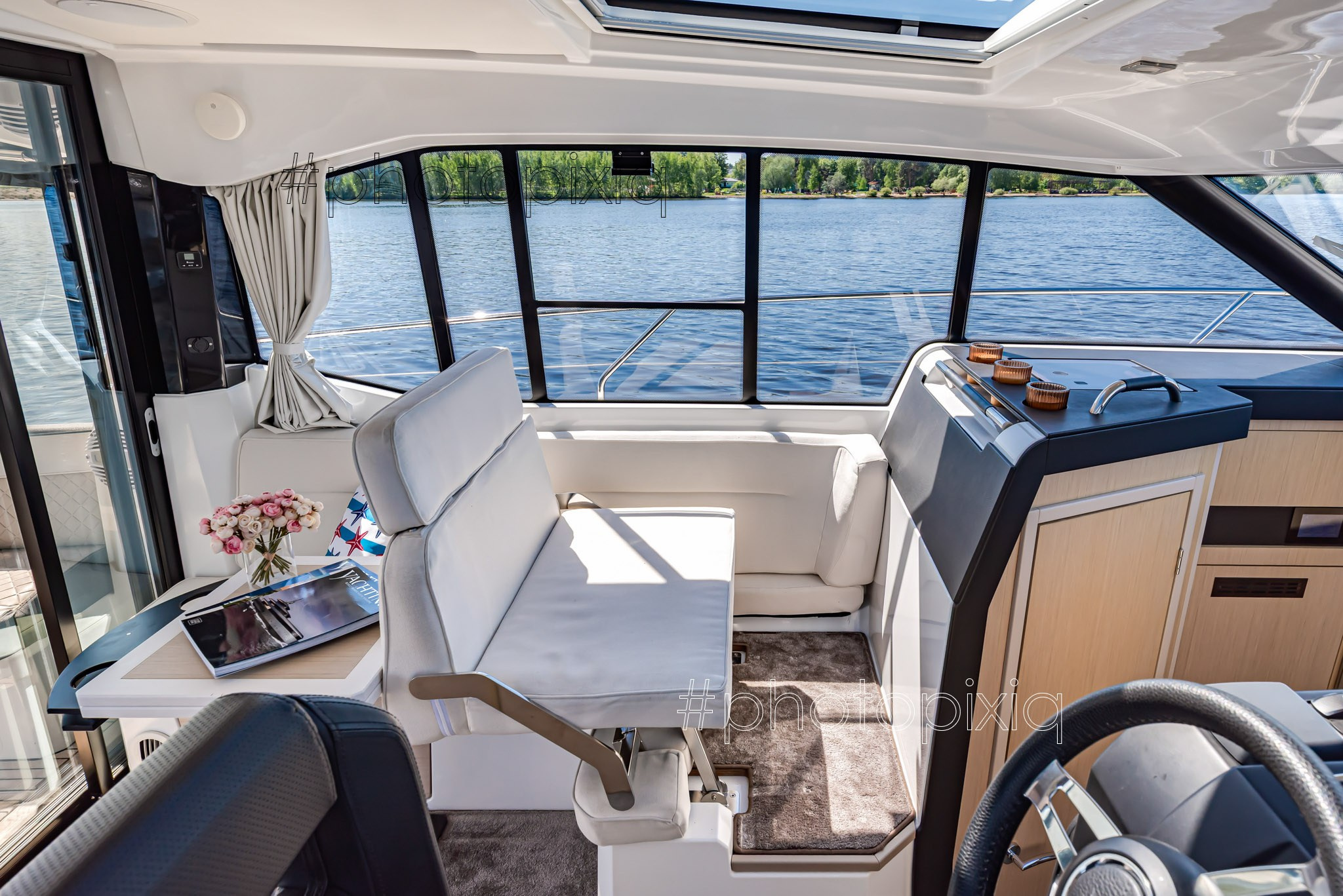 Фотосъёмка яхты Jeanneau NC 33 для брокера. Интерьерная съёмка и виртуальные туры — Интерьерный фотограф Кузнецов Сергей (photopixiq)