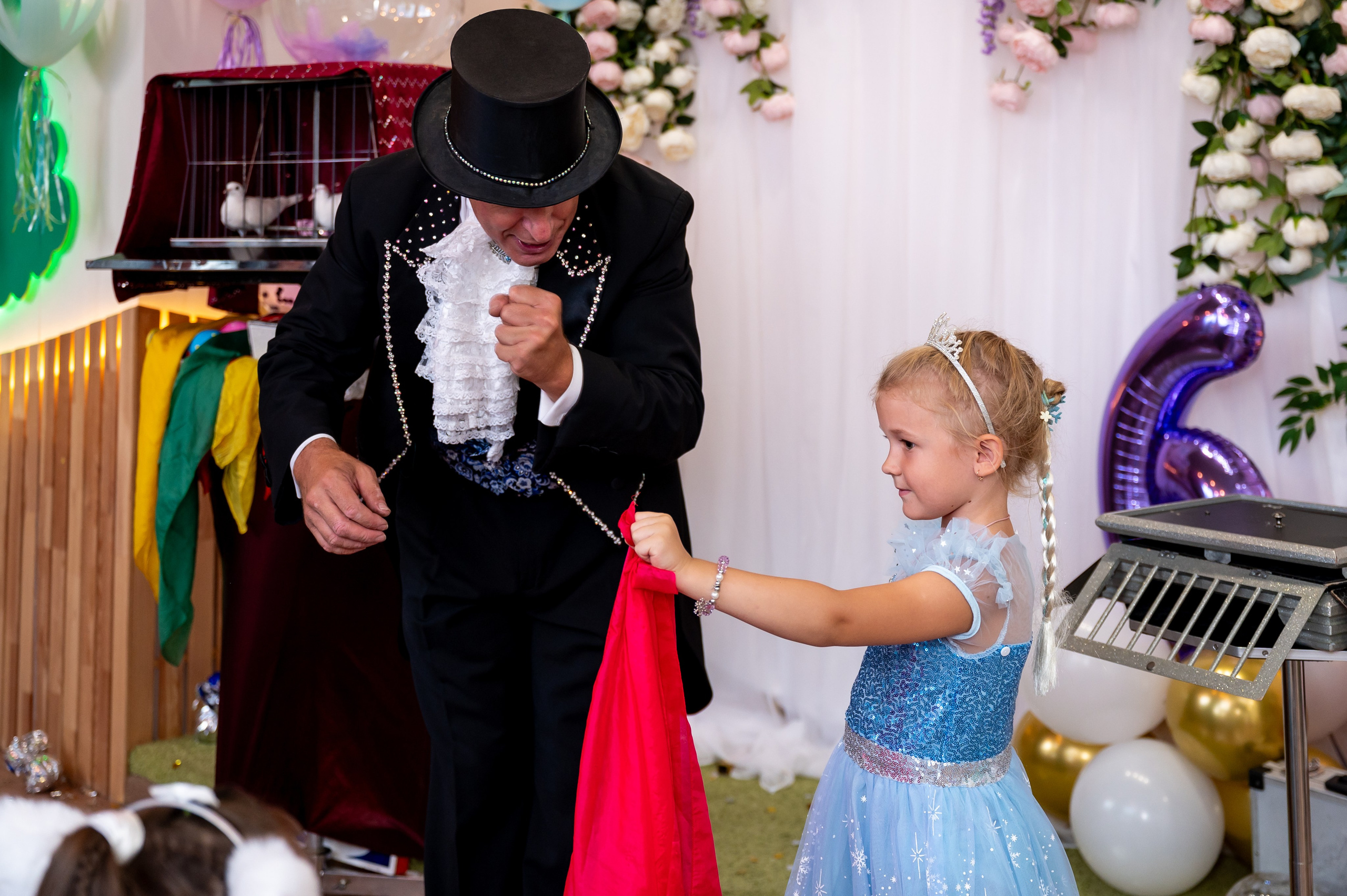 ДР в лофте с фокусником