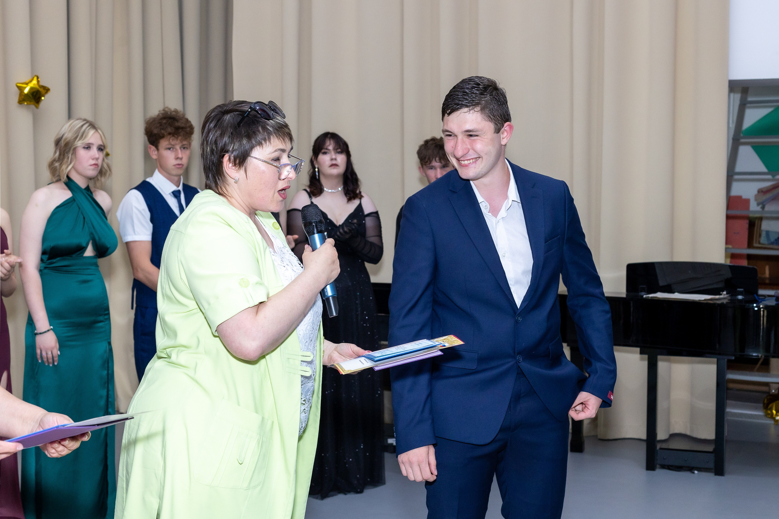 Вручение аттестата 2025. Выпускные альбомы Майкоп, Краснодар Елена Золотарева