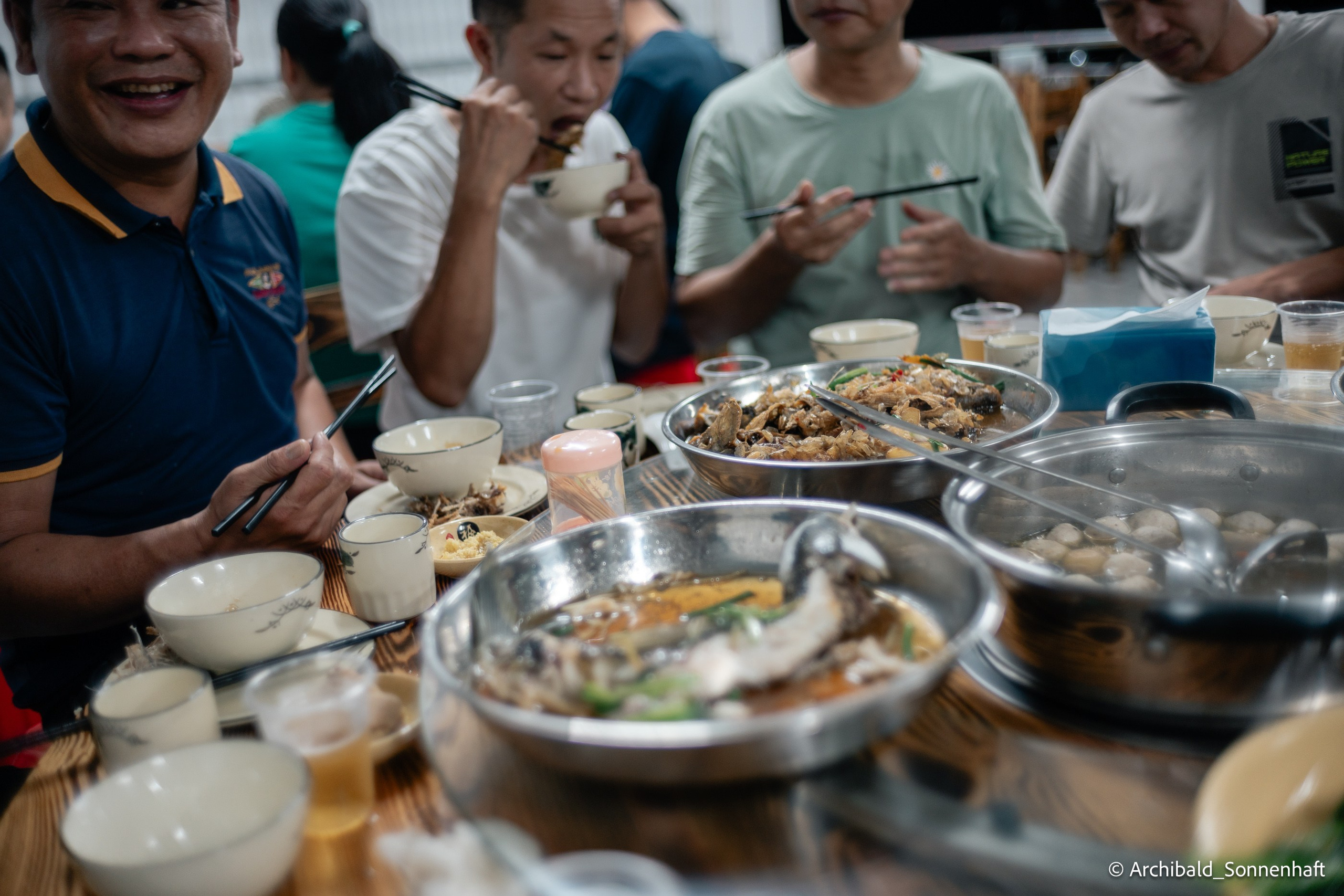 Weekend kayaking trip. Photographer in Guangzhou, China. Archibald Sonnenhaft
