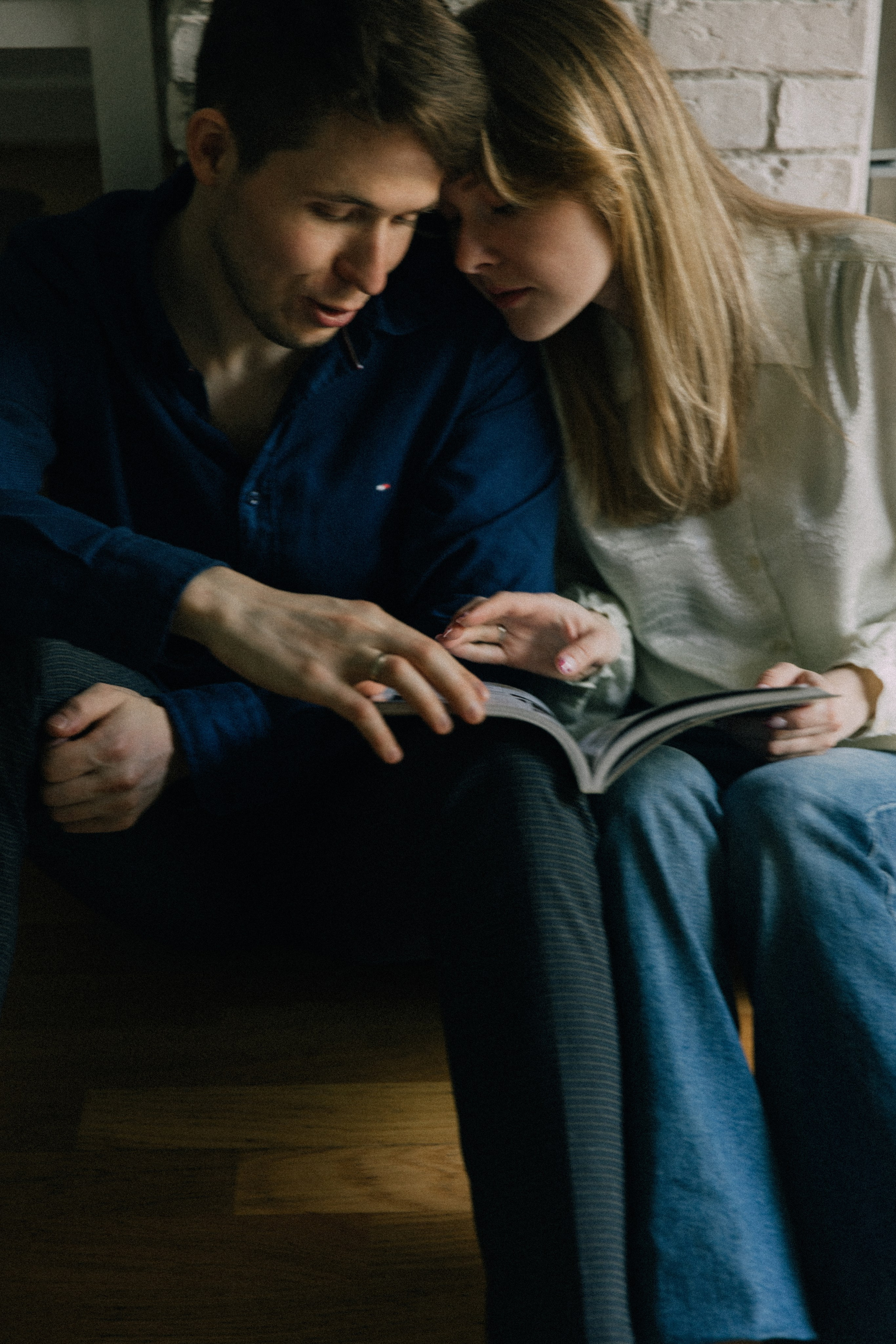 Love comes in the spring. Photographer in Paris