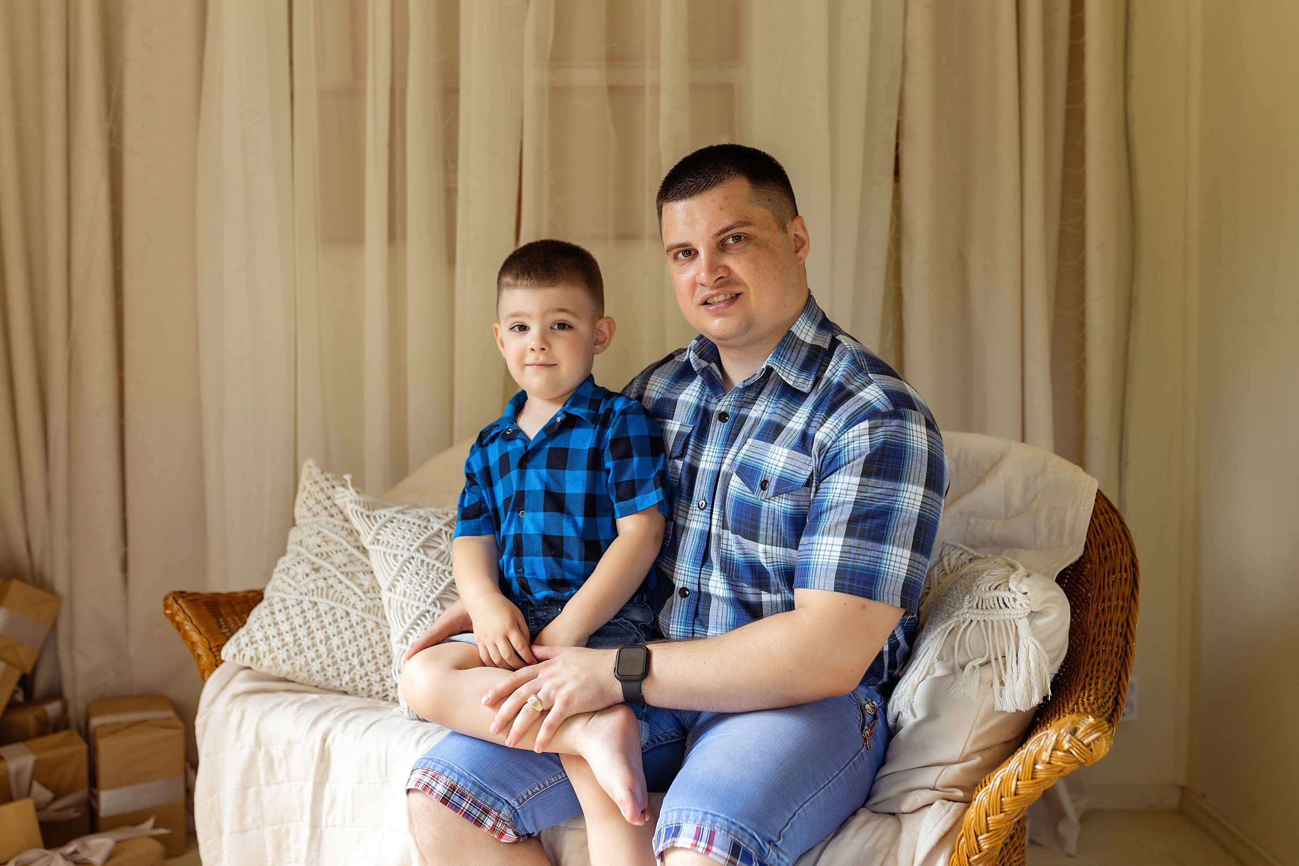 Семейная фотосессия на фотодаче в Купавне. Фотограф в Железнодорожном и Балашихе