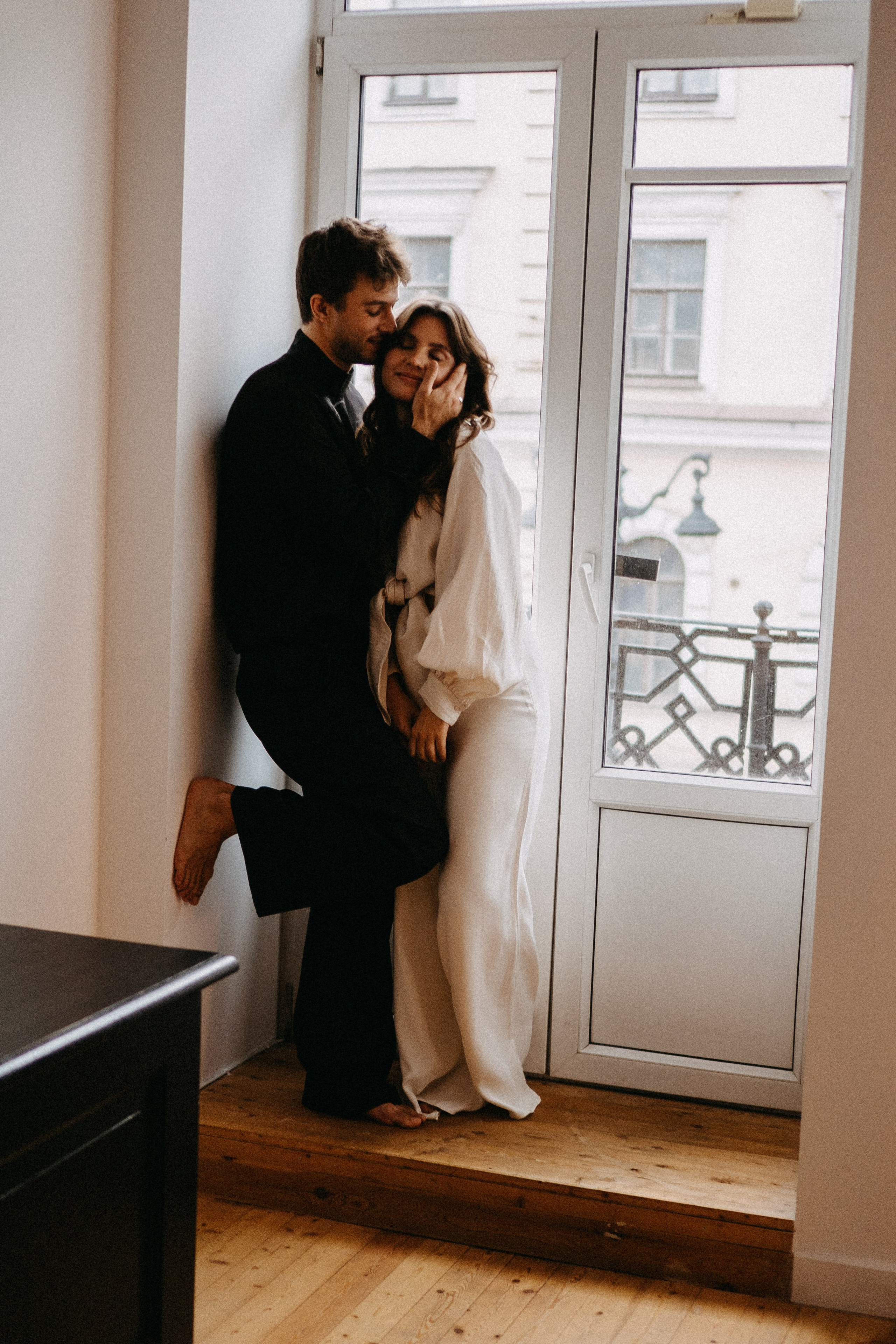 СБОРЫ ЖЕНИХА И НЕВЕСТЫ В УЮТНОЙ КВАРТИРЕ В ЦЕНТРЕ САНТК-ПЕТЕРБУРГА. Профессиональный фотограф, Санкт-Петербург — Виктория Богомолова