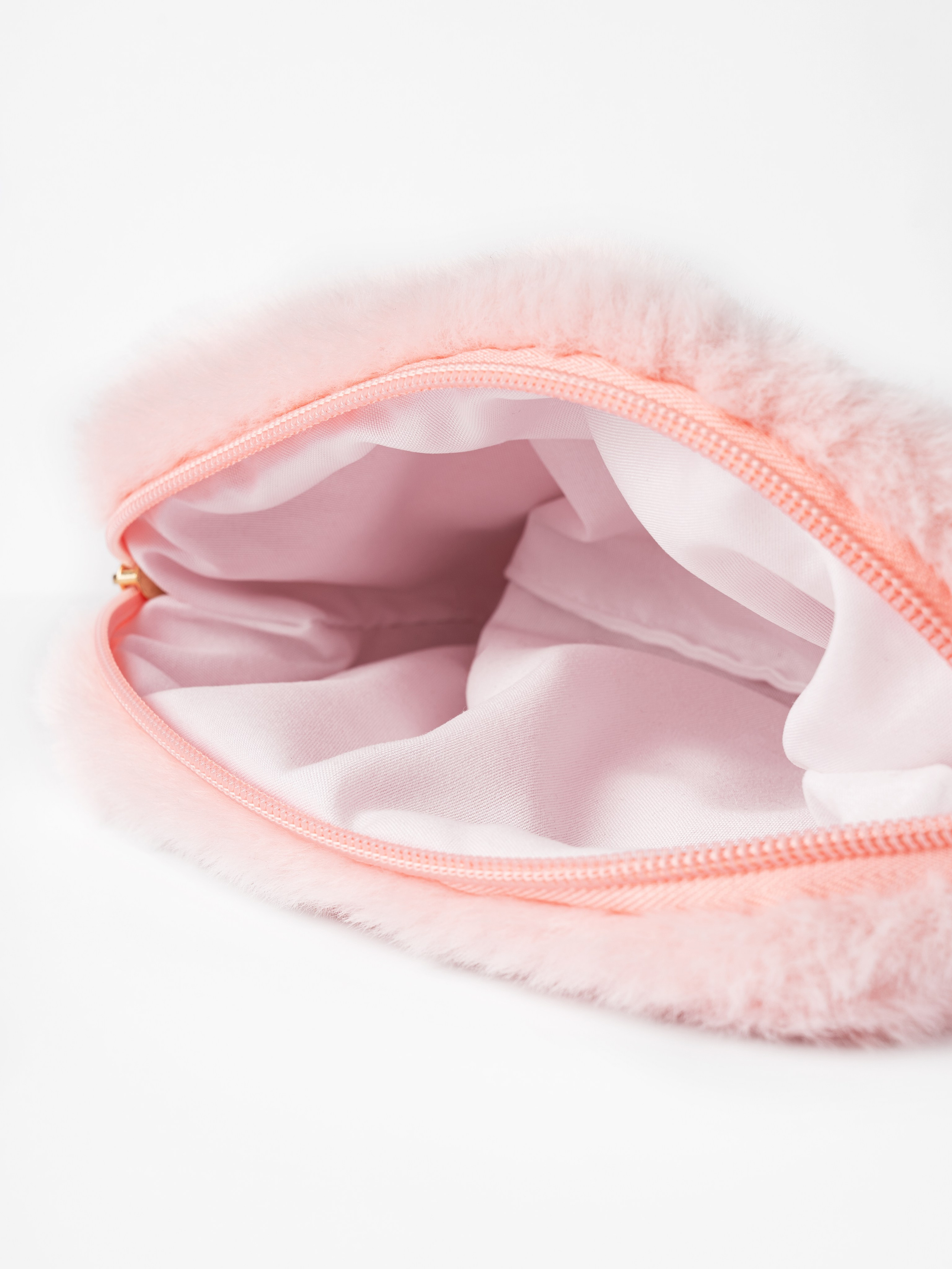 КОСМЕТИЧКИ. Предметная фотосъемка в г. Москва PREDMETKASTUDIO