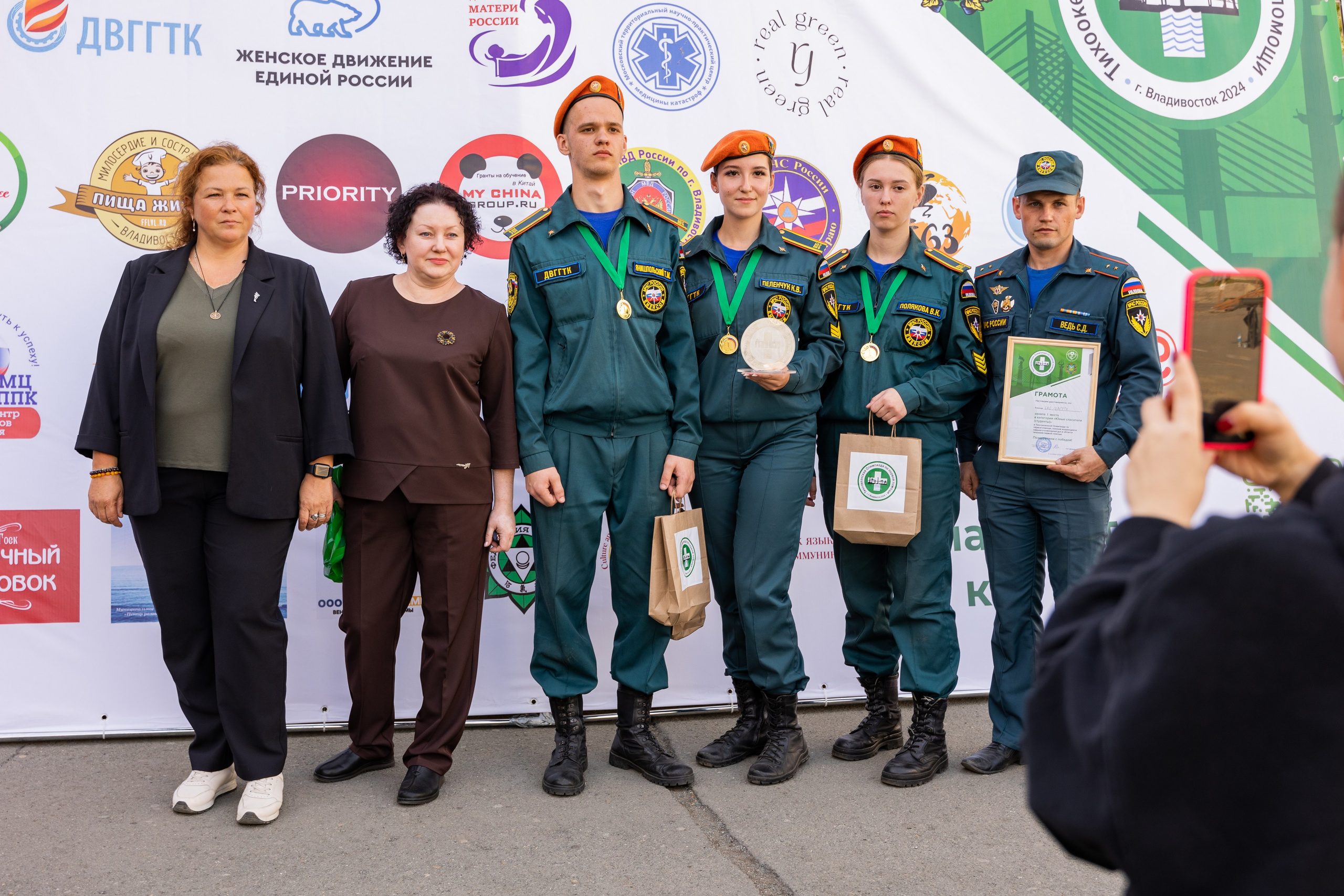 Олимпиада Первой помощи. Выпускные альбомы во Владивостоке