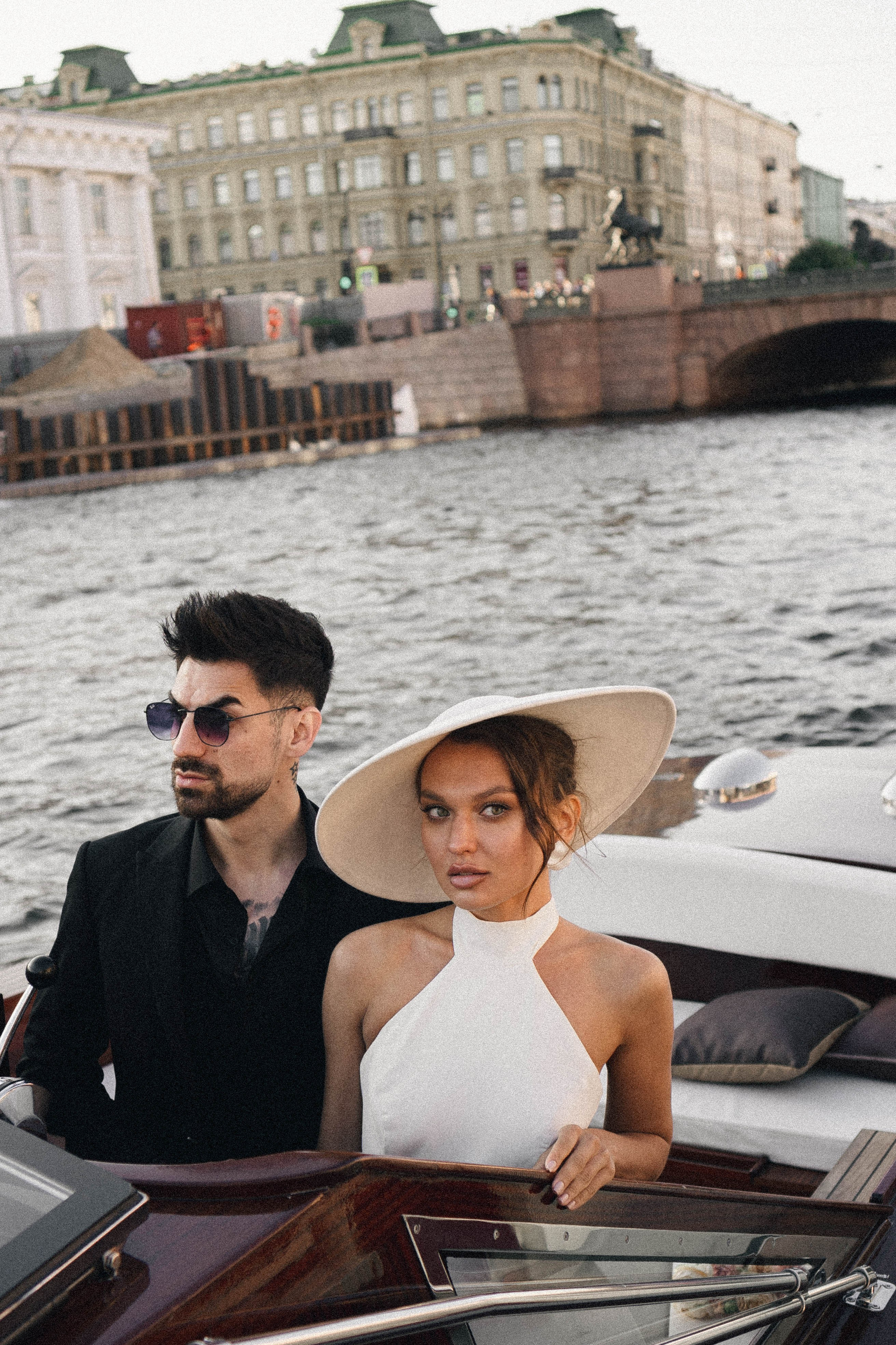СВАДЕНБНАЯ СЬЕМКА НА КАТЕРЕ ПО КАНАЛАМ САНКТ-ПЕТЕРБУРГА И В АКВАТОРИИ НЕВЫ. Профессиональный фотограф, Санкт-Петербург — Виктория Богомолова