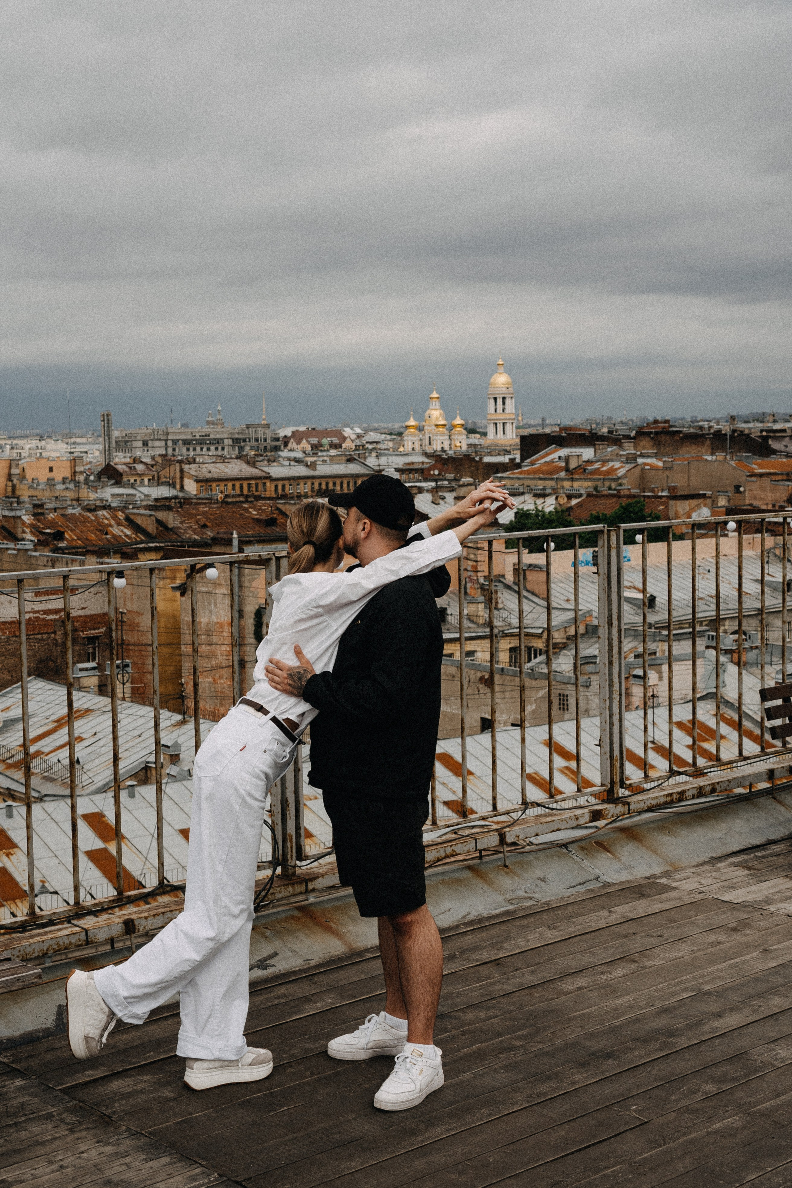 МЫ ГУЛЯЛИ ПРО КРЫШАМ ПИТЕРА. Профессиональный фотограф, Санкт-Петербург — Виктория Богомолова