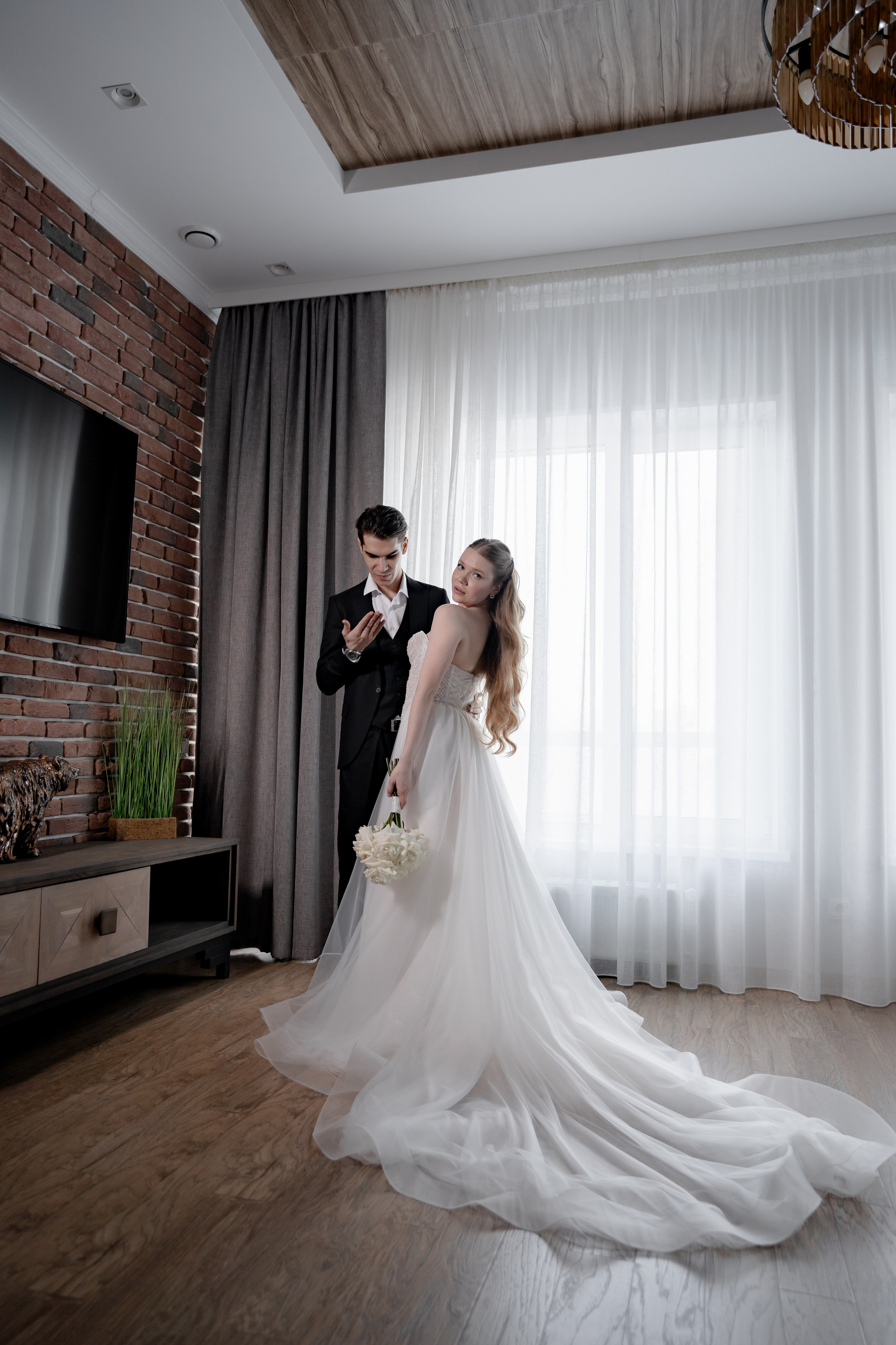 СВАДЕБНАЯ СЬЕМКА СБОРОВ В ОТЕЛЕ И ВЫЕЗД НА ЦЕРЕМОНИЮ (СНЯТО В СИБИРЕ В НИЖНЕВАРТОВСКЕ). Профессиональный фотограф, Санкт-Петербург — Виктория Богомолова