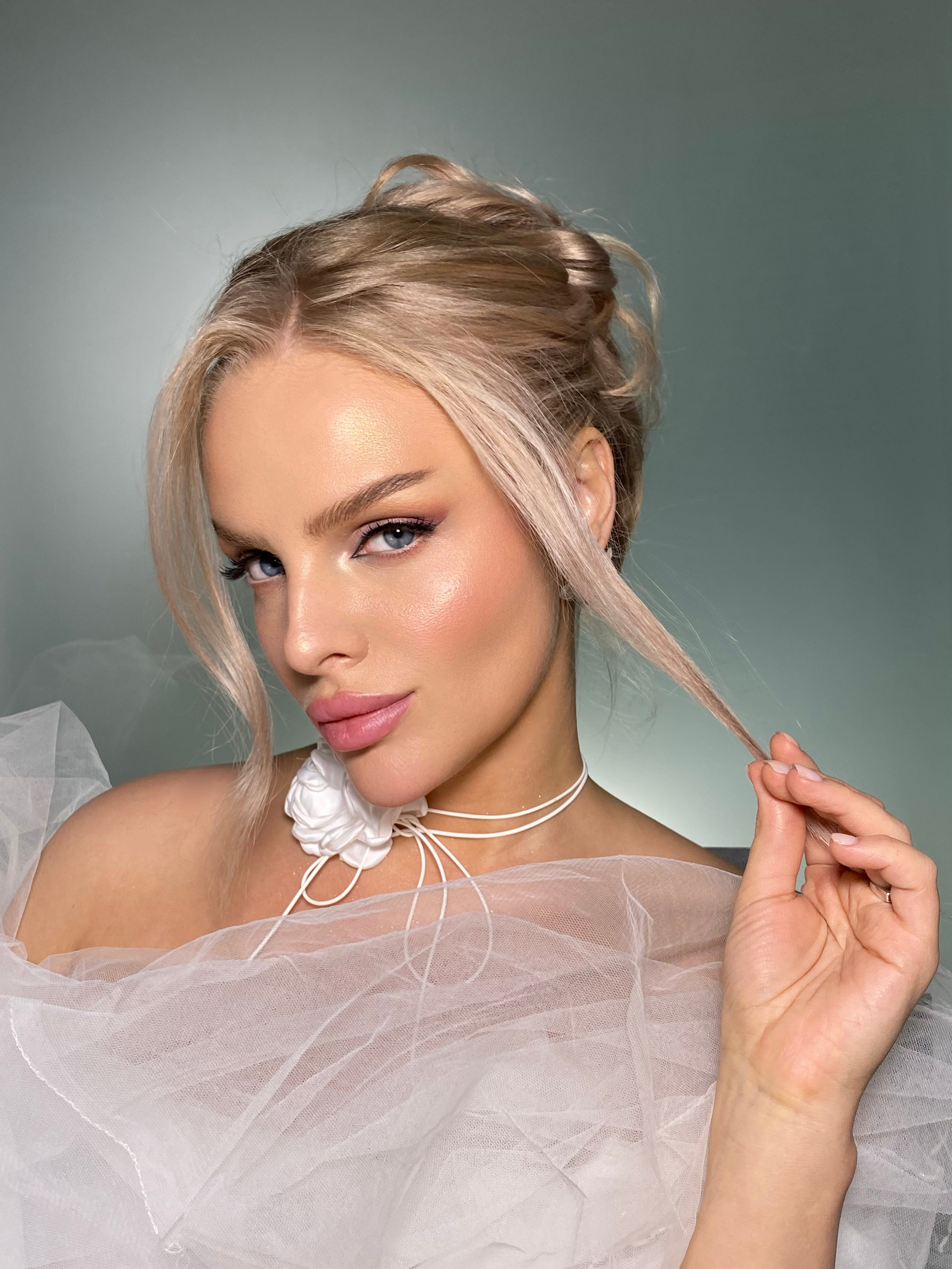 Свадебный образ макияж для невест Москве. СВАДЕБНЫЙ ВИЗАЖИСТ-СТИЛИСТ В МОСКВЕ ПРИЧЕСКИ МАКИЯЖ БРОВИ ВЫЕЗД