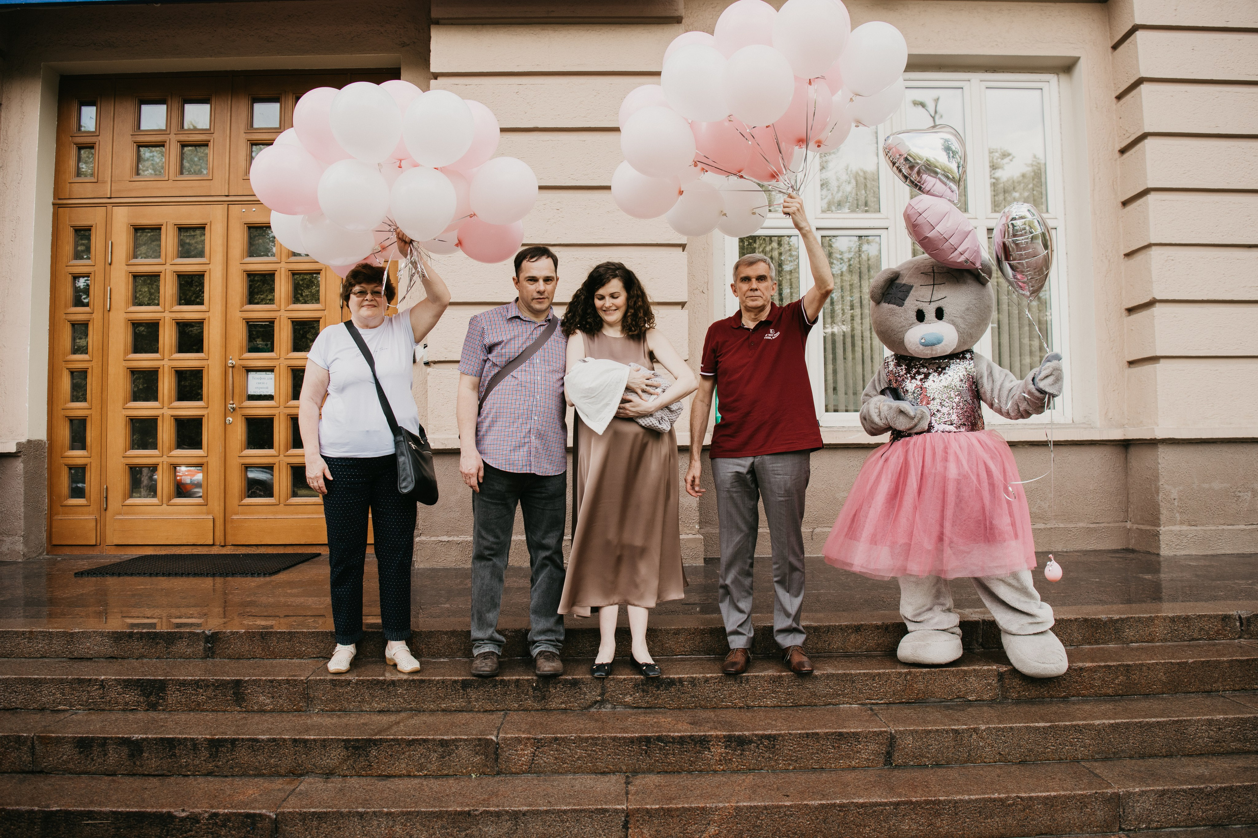 Выписка Виктории. Снегиревка. Фотограф на выписку из роддома в Москве и МО