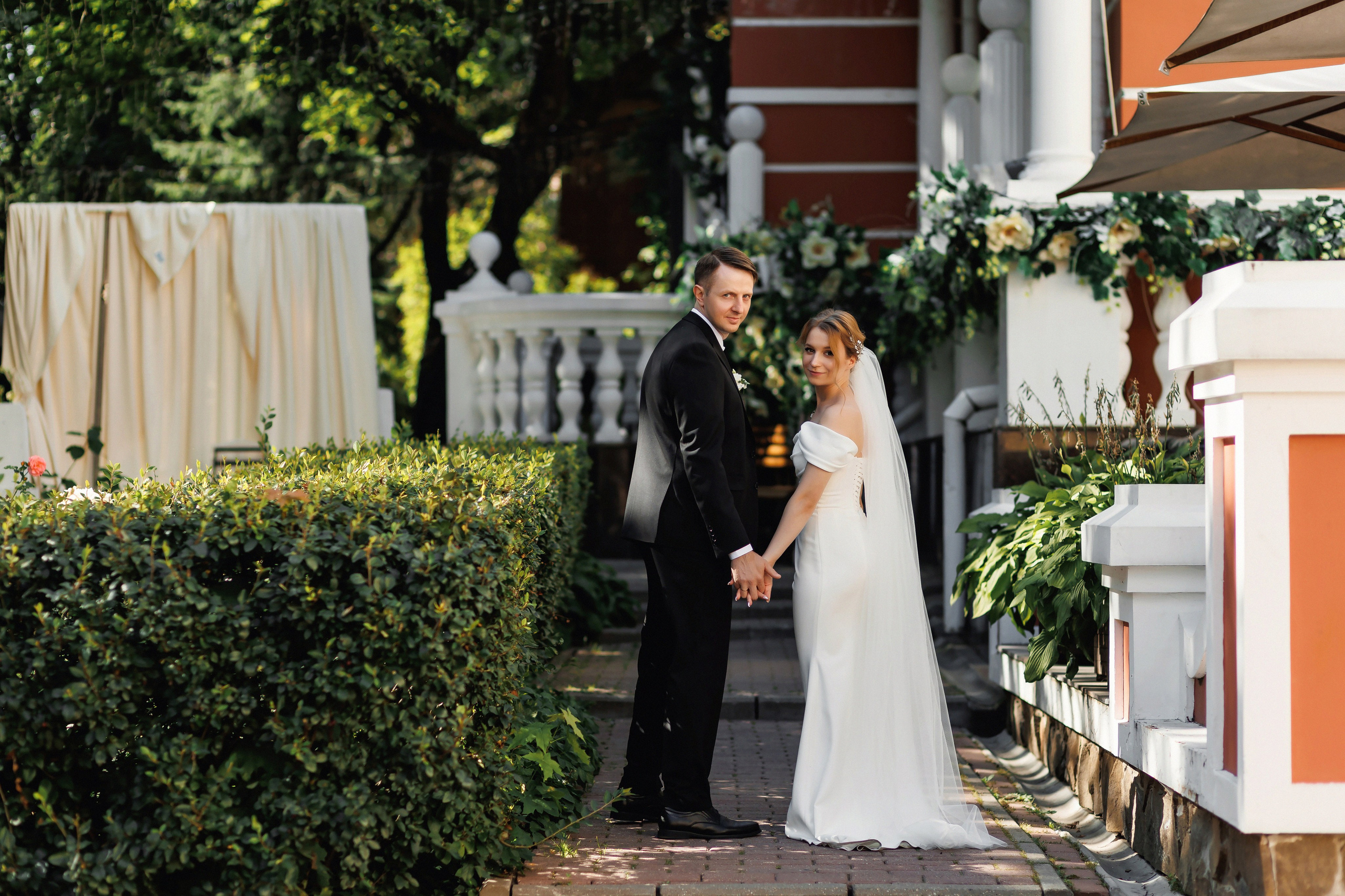 24 августа М&Е. Профессиональный фотограф в Брянске Аля Подольная. Свадебный, семейный, портретный фотограф. Выпускные альбомы. Опыт более 10 лет. АЛЯМОМЕНТ