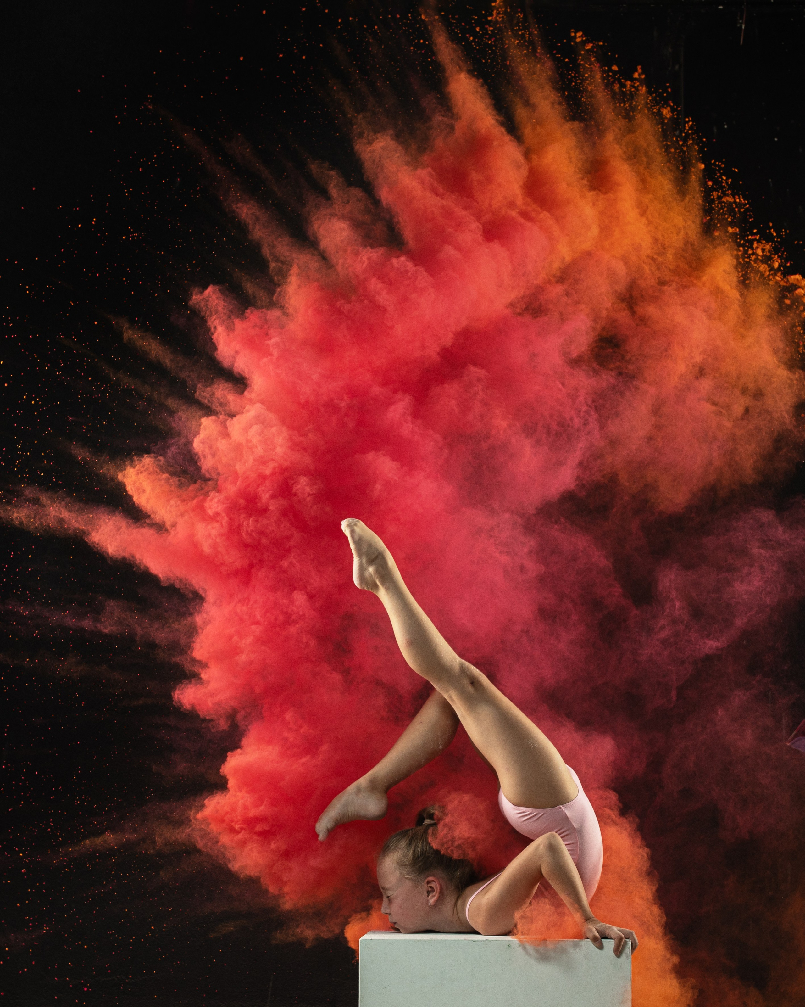 Клуб художественной гимнастики «Отрада». Съемка с мукой. Спортивный и детский фотограф в Москве, Калининграде