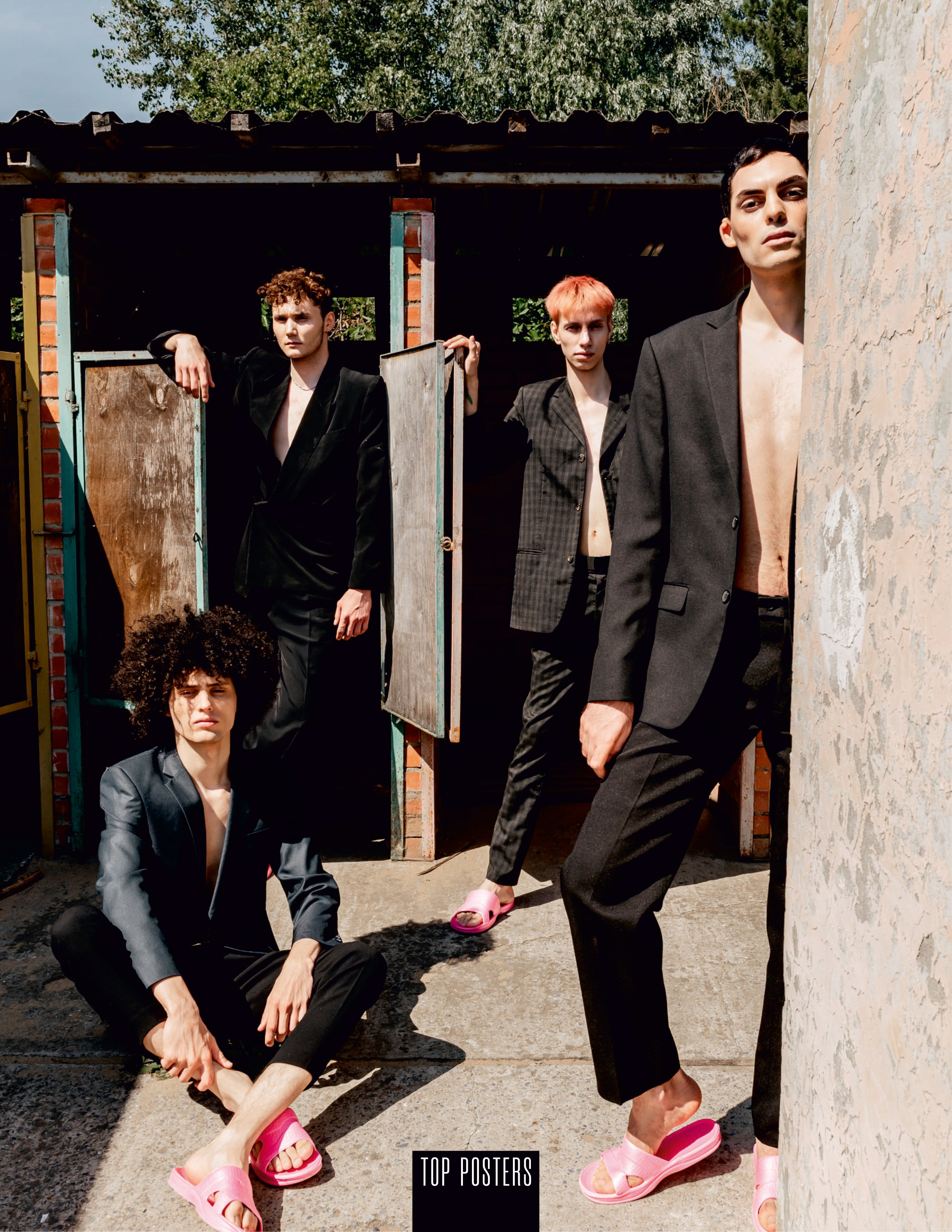 Фотосессия новосибирск, летняя фотосессия, фотосессия на природе, креативная фотосессия, фотограф новосибирск, фото Юлия Туманова,  креативный фотограф, организация фотосессии, фотосессия для мужчины, мужская фотосессия, фэшн фотосессия,  fashion фотосессия, креативная фотосессия для бренда одежды, стильная фотосессия, фото для журнала, журнальная фотосессия, фотоюлиятуманова, фото с ванной, фото с тапками, фото с розовыми тапками, стильные парни в костюмах и розовых тапках, парни модели, съёмка для журнала