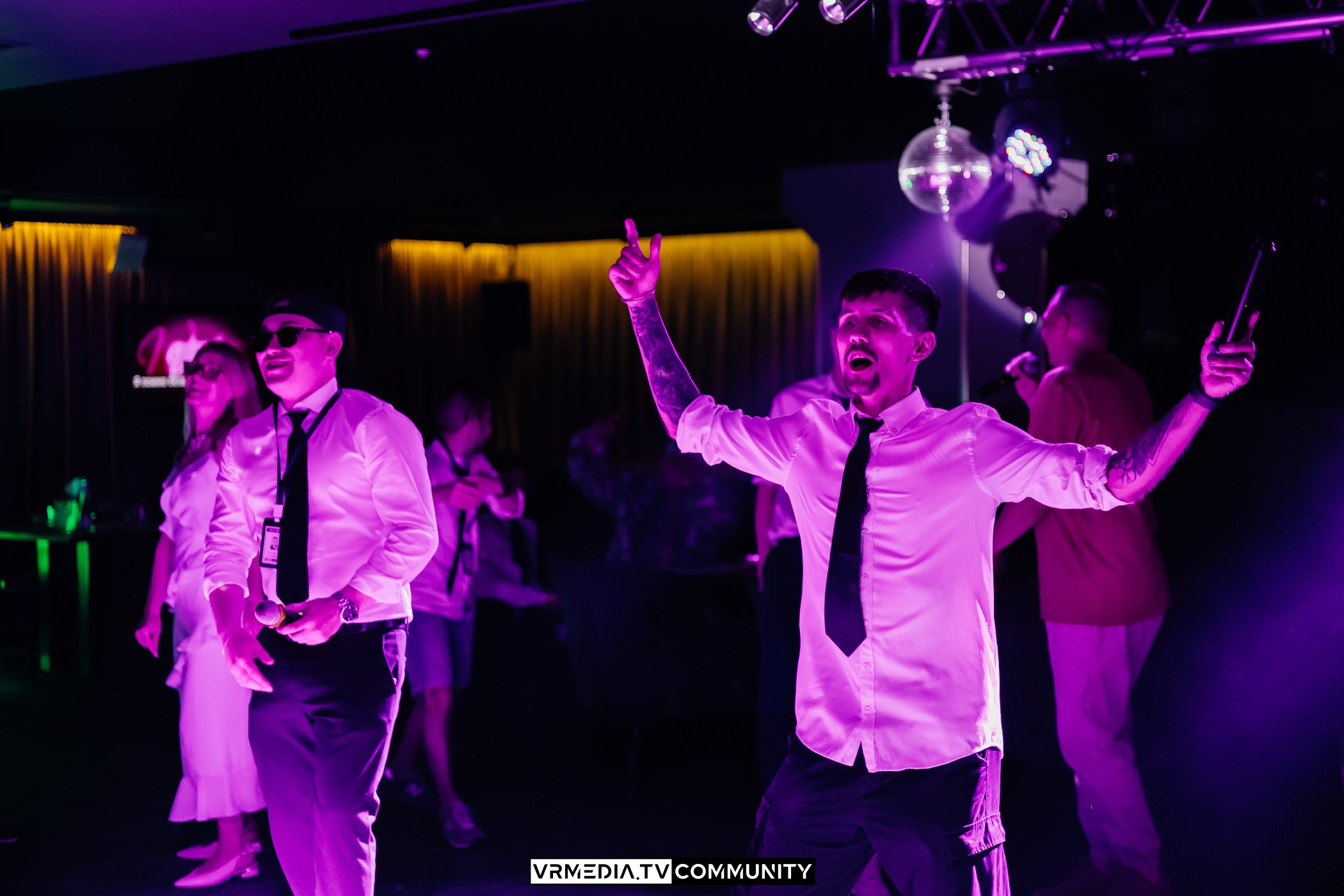 Караоке-бар «Volna»: День России