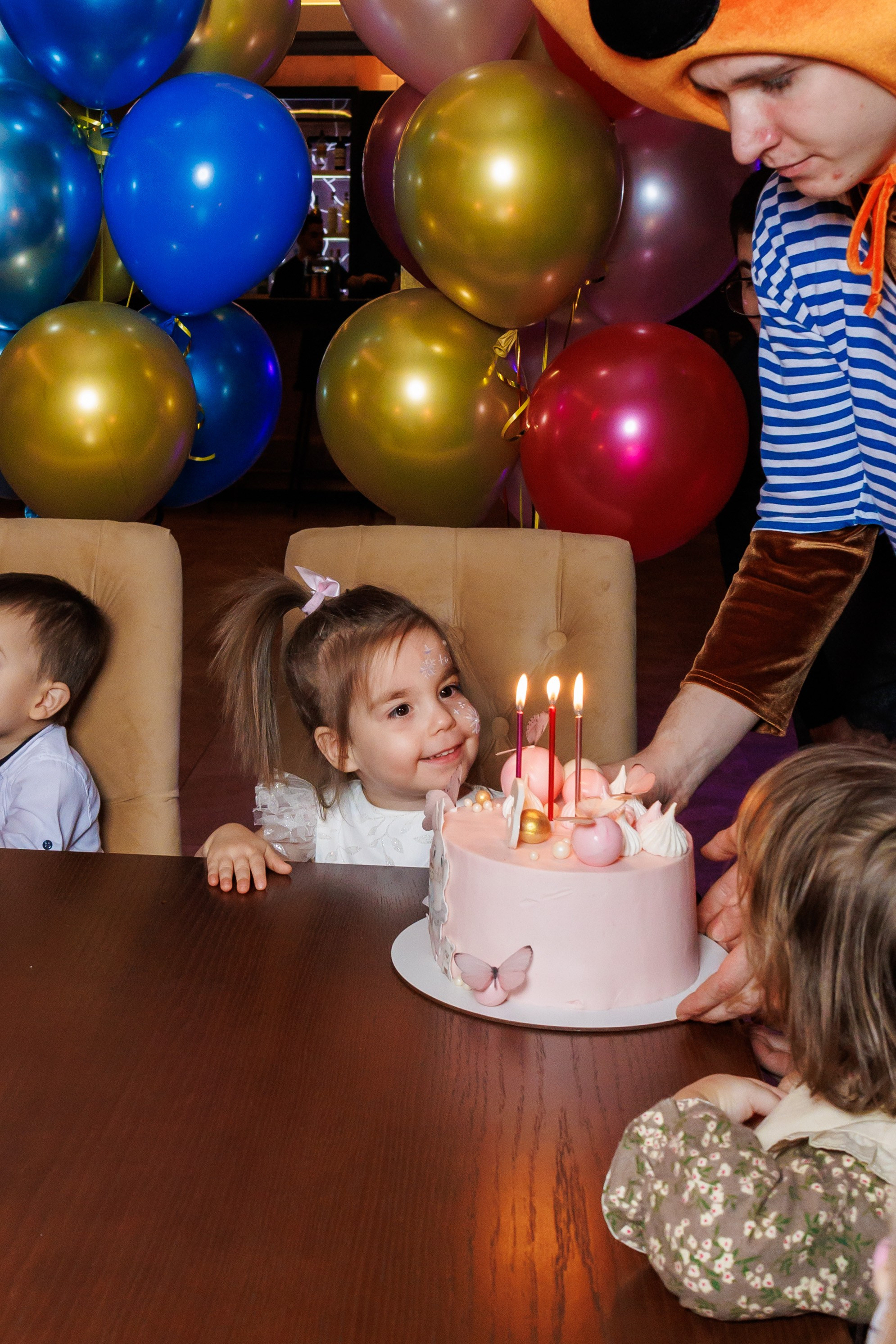 День рождения в ресторане. Фотограф в Москве Дмитрий Емельянов