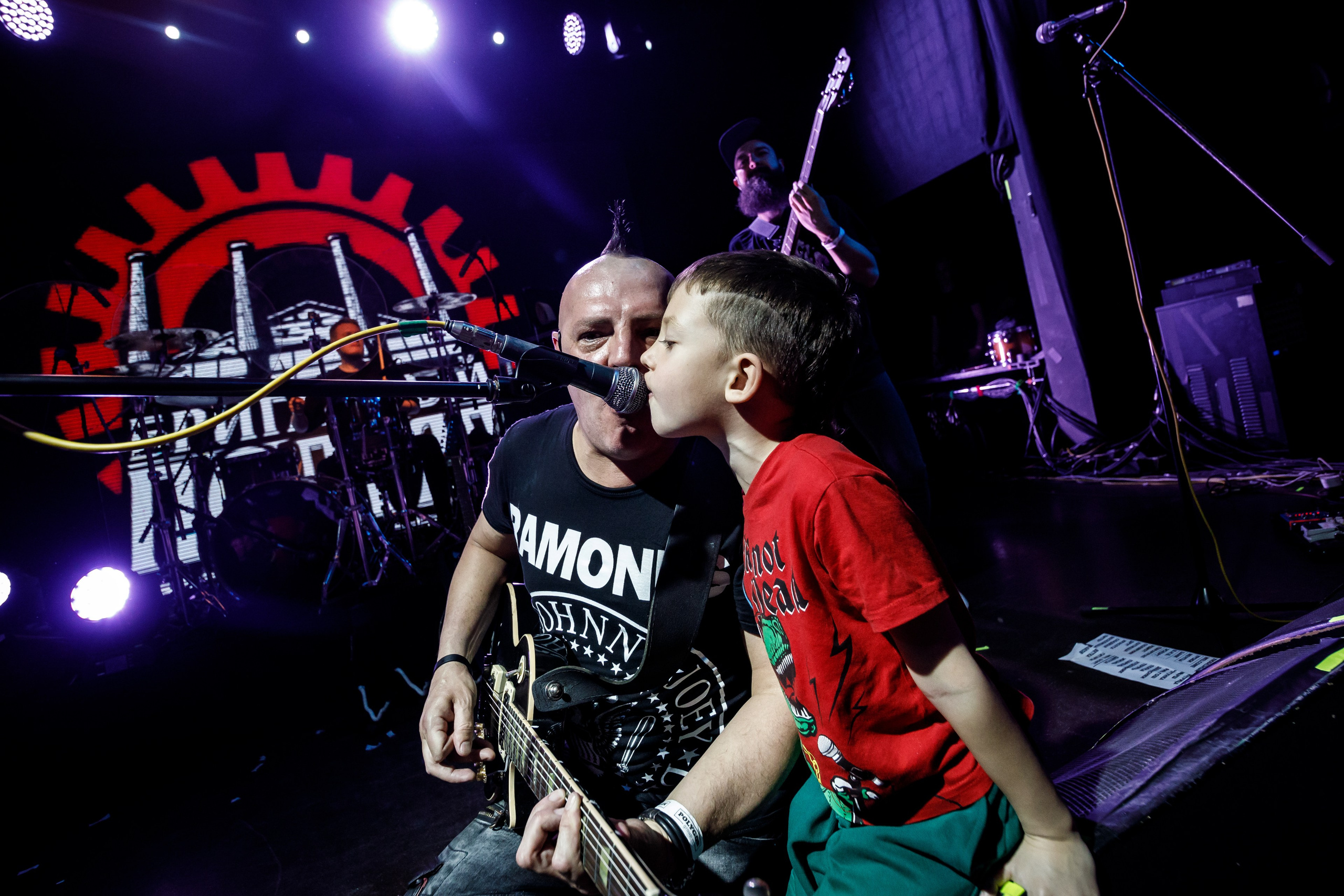 БРИГАДНЫЙ ПОДРЯД. Фотограф Елена Богачева (lenalena_na_na_na)