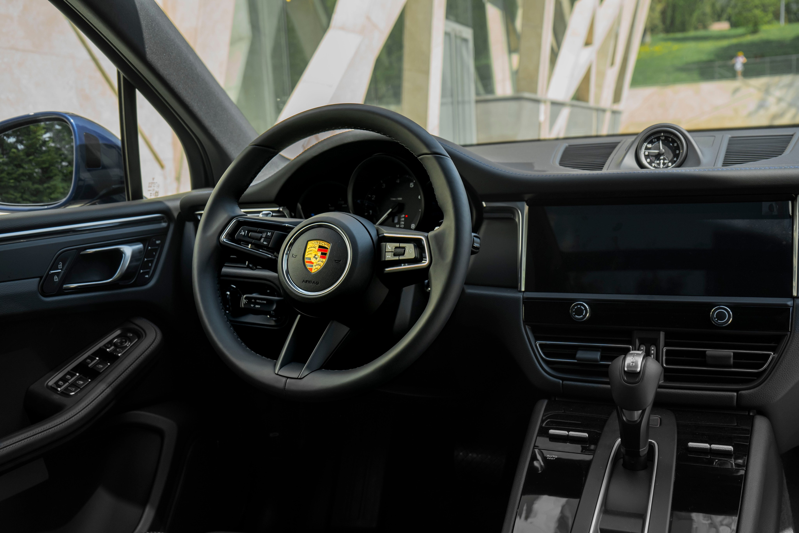 Porsche Macan. Автомобильный фотограф Ногинск Денис Городок