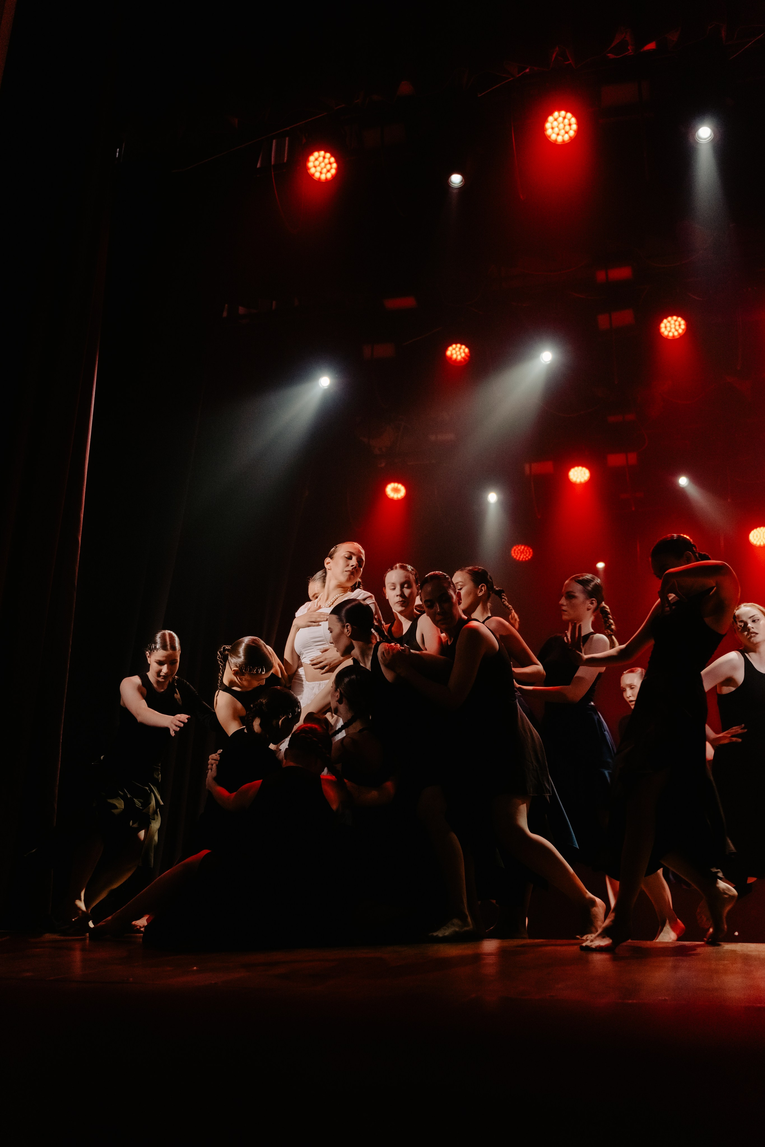 Спектакль «Песнь сирен». Главная