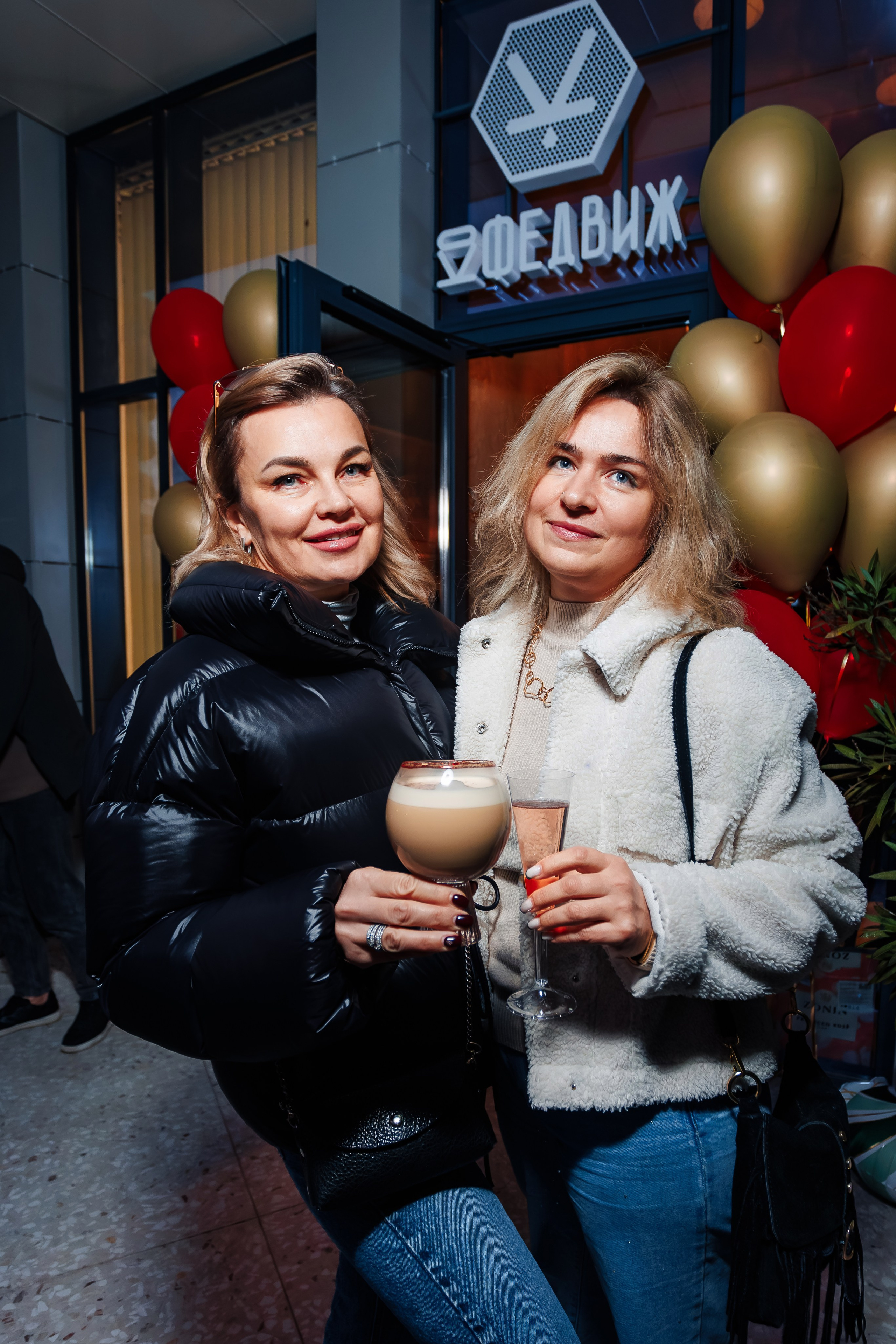 10 лет проекту «КОФЕДВИЖ» и открытие новой кофейни_Ялта_19.12.2025. Аминов Руслан | Фотограф