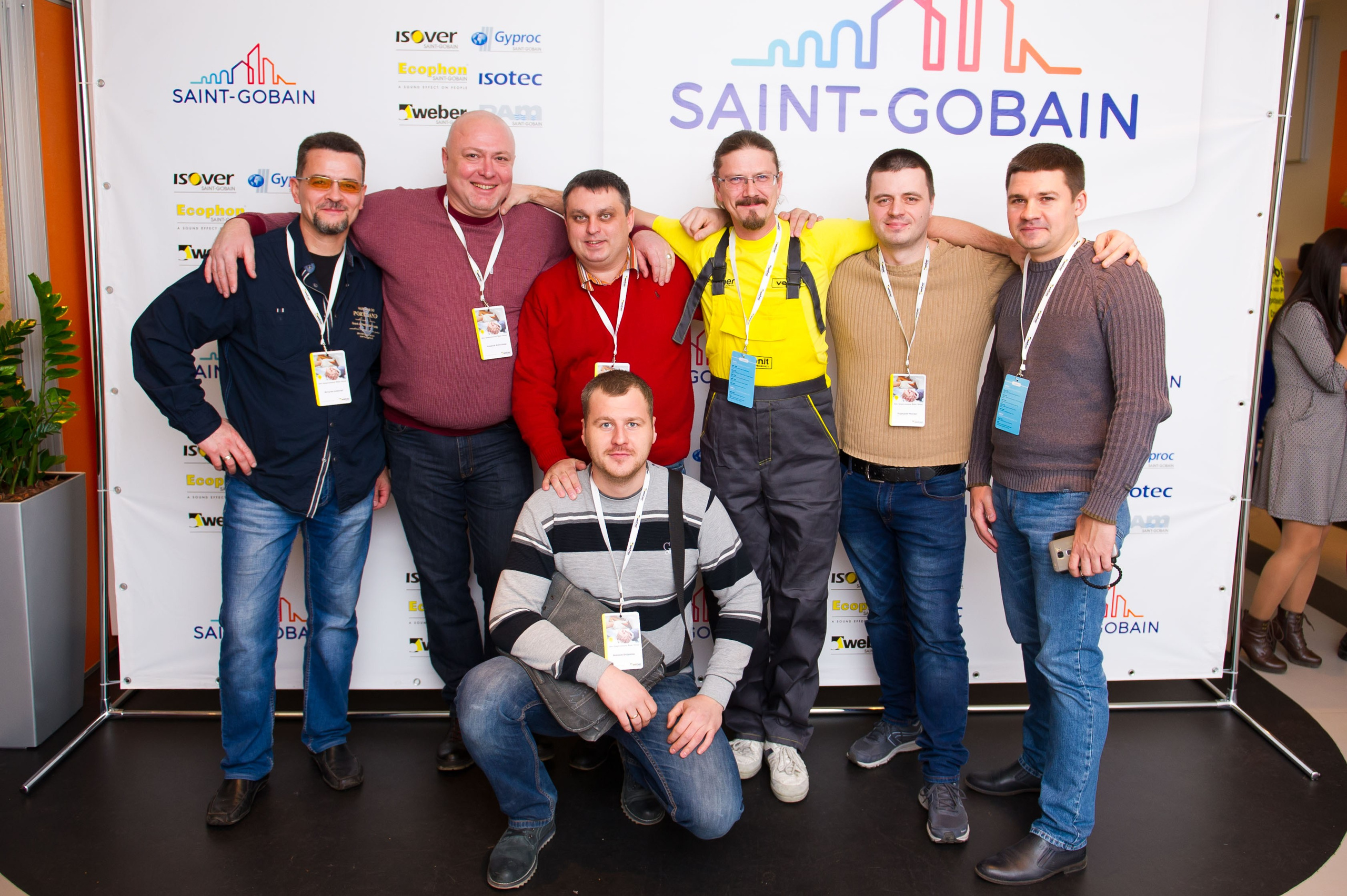 Saint-Gobain демонстрационный центр. Встреча блогеров и представителей фирмы. Репортажный фотограф и видеограф Слава Думчев. Тимбилдинги, отчетники, корпоративы