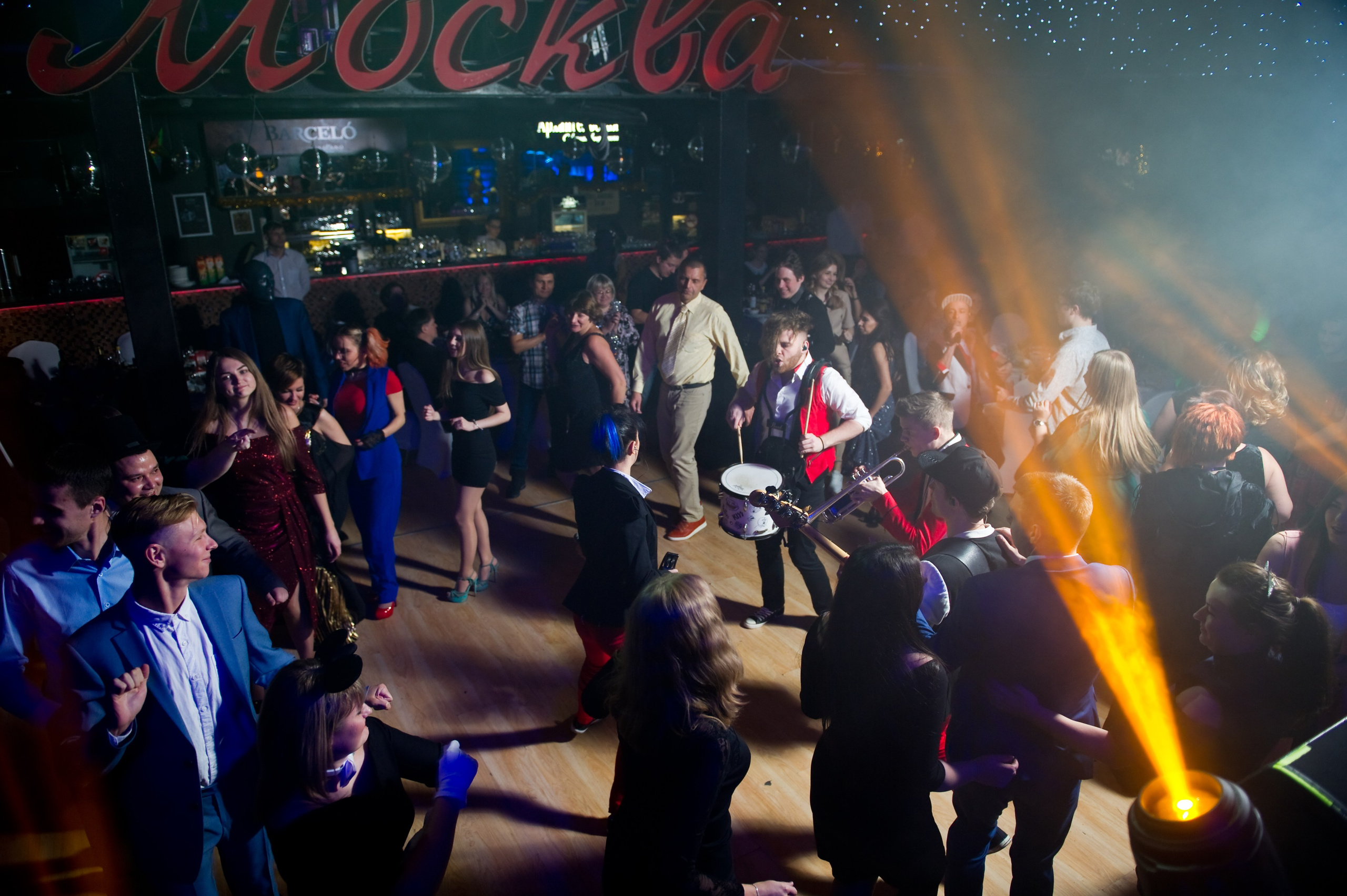 Новогодний корпоратив Summit. Репортажный фотограф и видеограф Слава Думчев. Тимбилдинги, отчетники, корпоративы