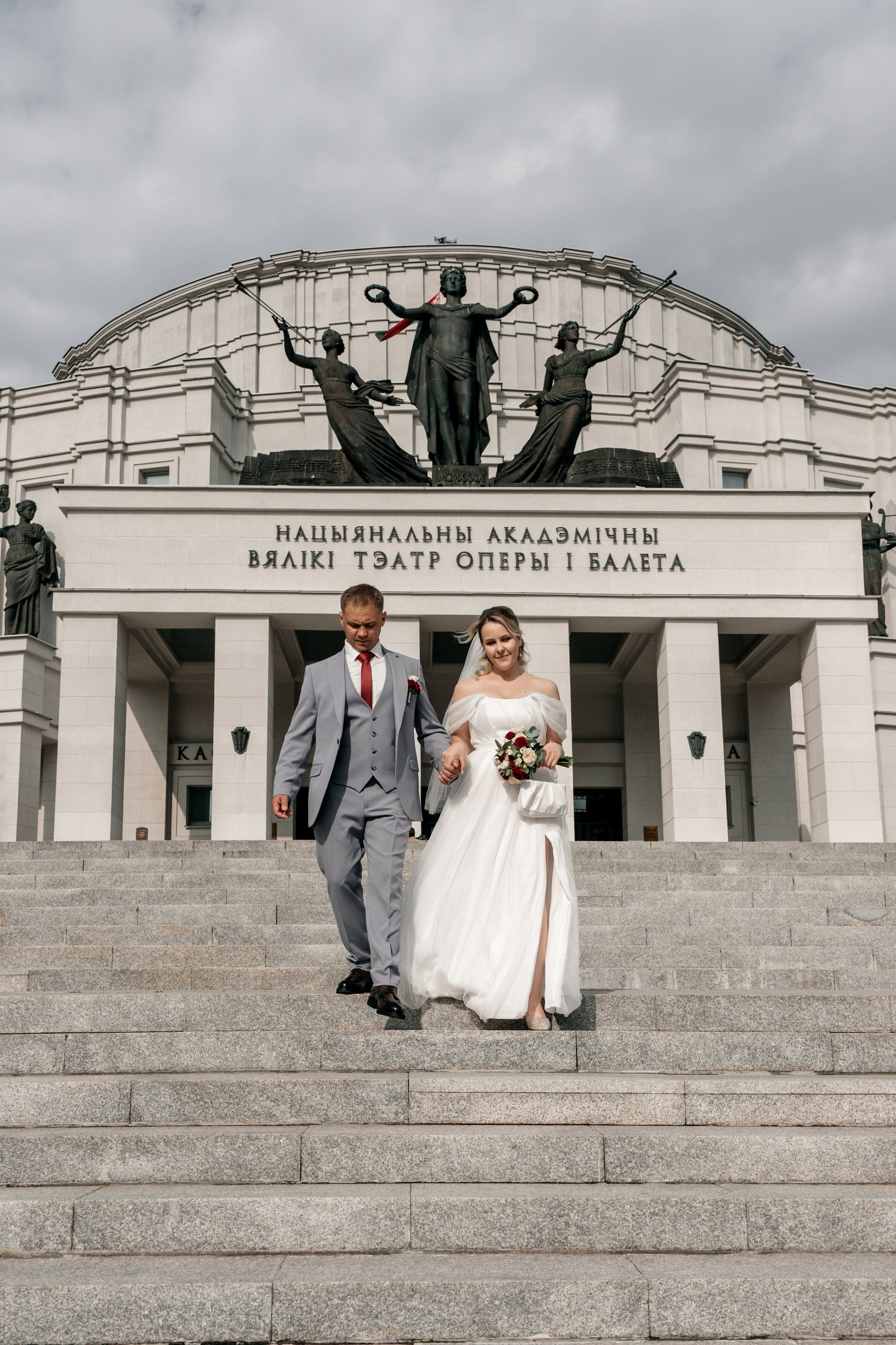 Фотосессия в театре: свадебные моменты. Ваш семейный фотограф в Минске — Вика Трегубова