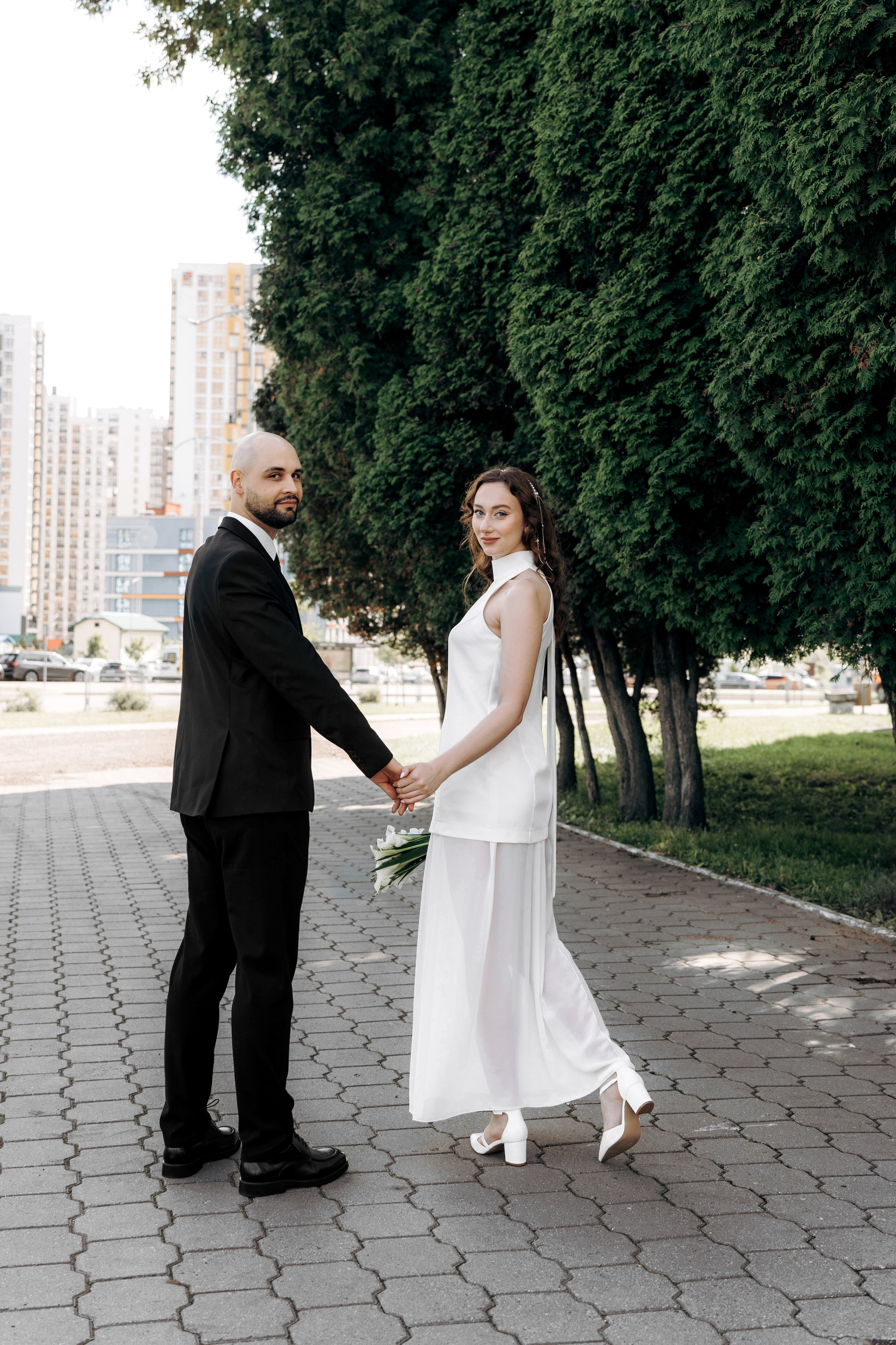 Любовь на фоне старого аэропорта. Ваш семейный фотограф в Минске — Вика Трегубова