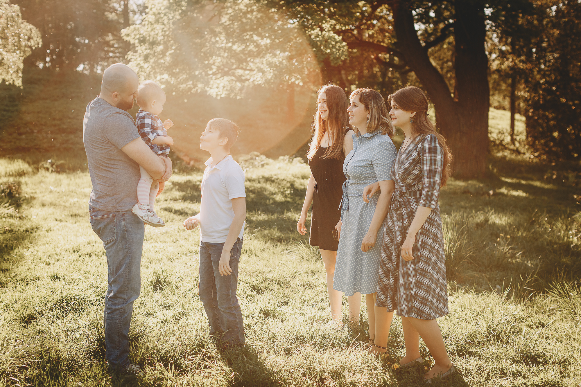 Семейная фотосессия в Ботаническом саду летом