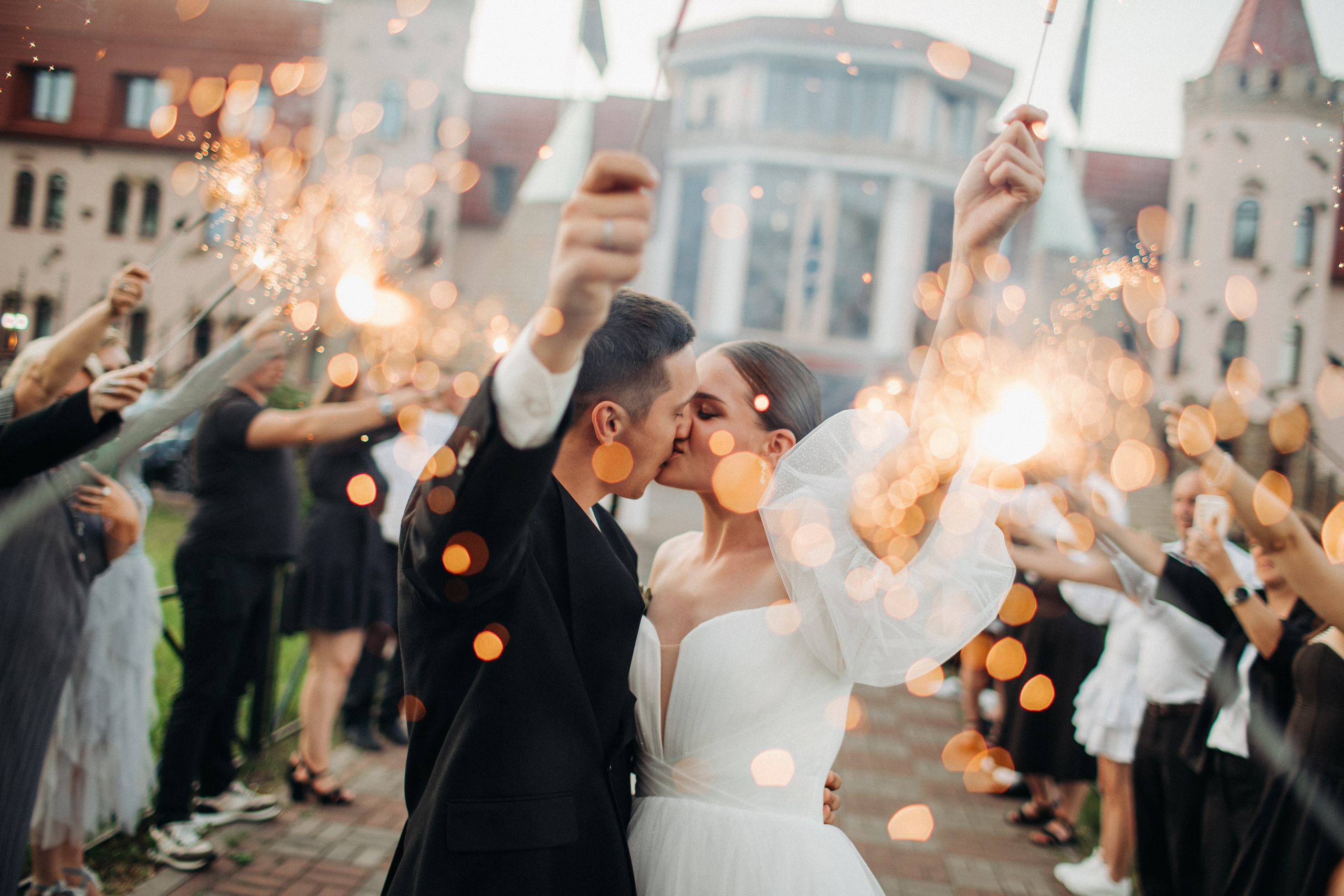 Vlad & Nadya (Saint-Petersburg, Russia). Destination wedding photographer Peter Letu