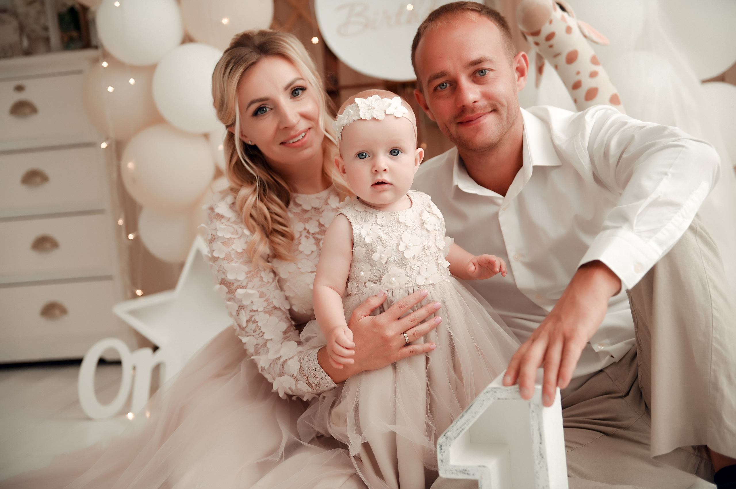 Семейная на 1 годик. Свадебный, семейный, детский, контент фотограф в Омске Максим Ильин