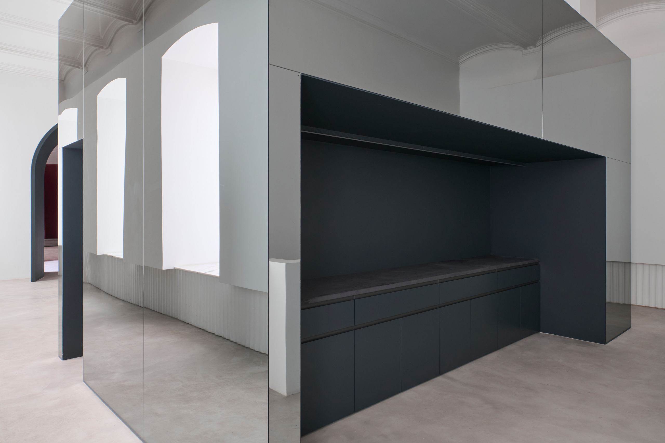 Дом с Атлантами. Фотограф для дизайнеров, застройщиков и бизнеса — интерьеры и архитектура — Свободный Роман в Москве и по России