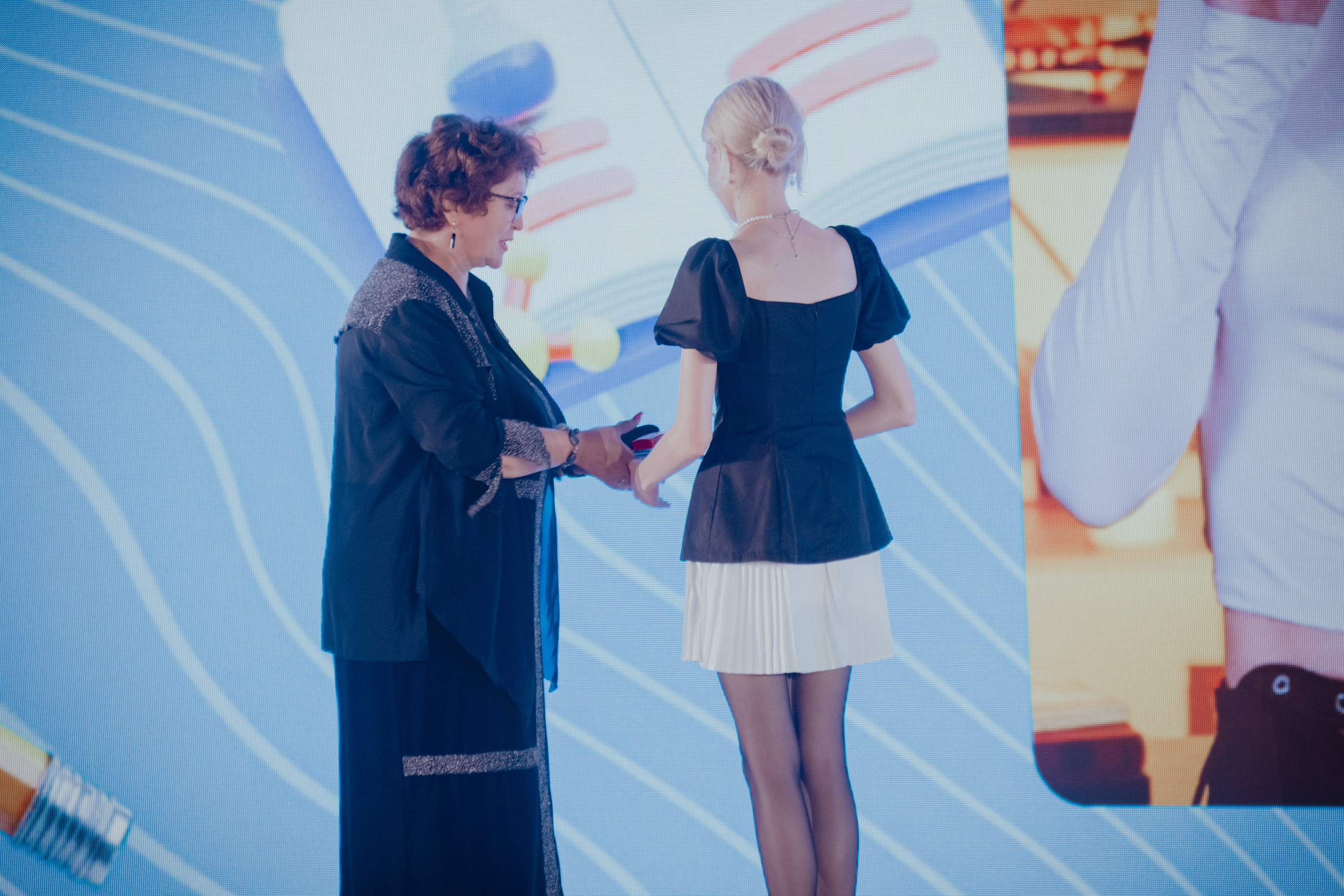 Выпускной 2025 ГБОУ г. Москвы «Школа № 1329». Фотограф и оператор в Москве Елизавета Коргалидзе