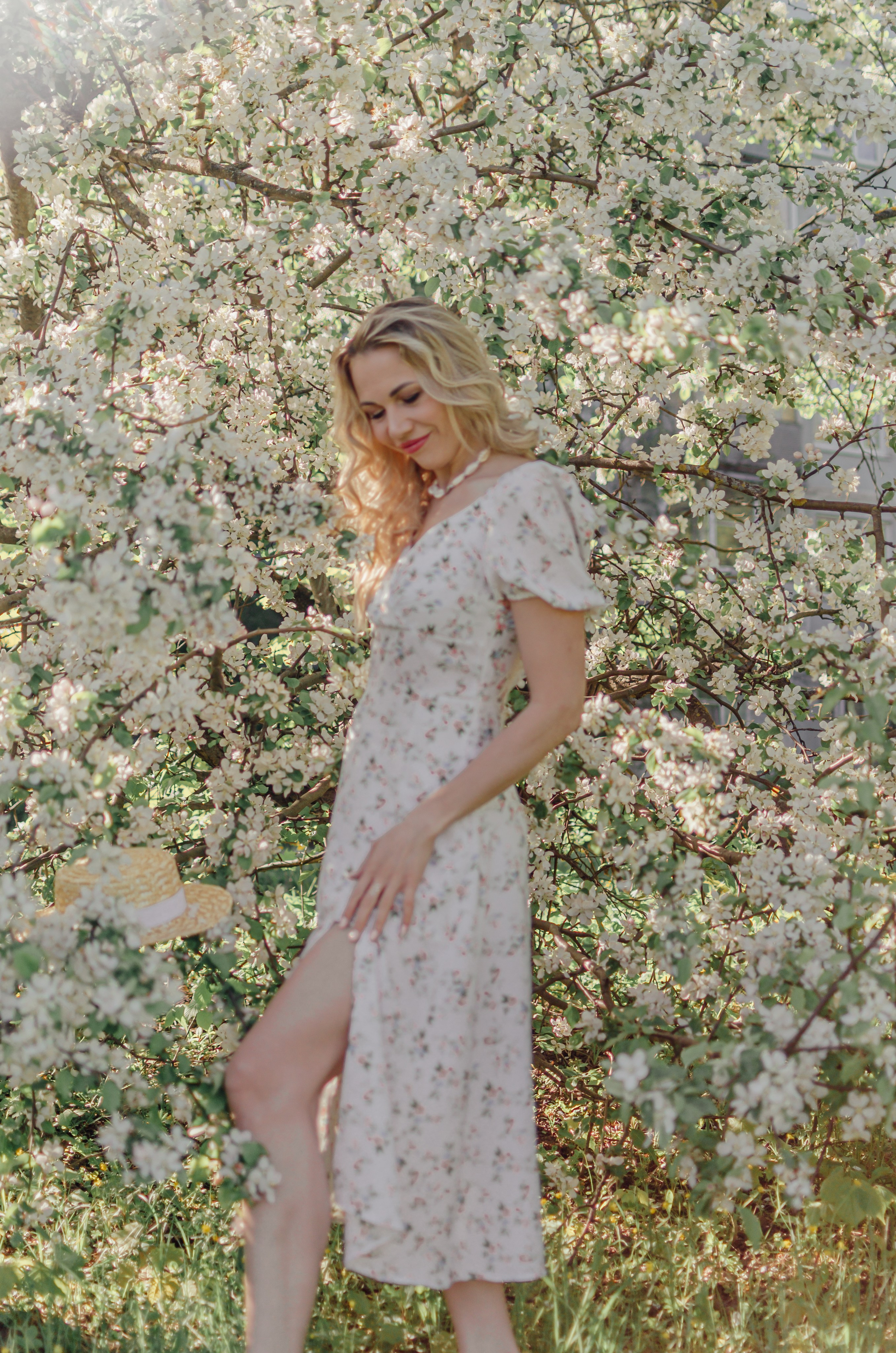 Фотосессия в цветении Сергиева Посада. Свадебный фотограф в Сергиевом Посаде недорого Ольга Гузанова