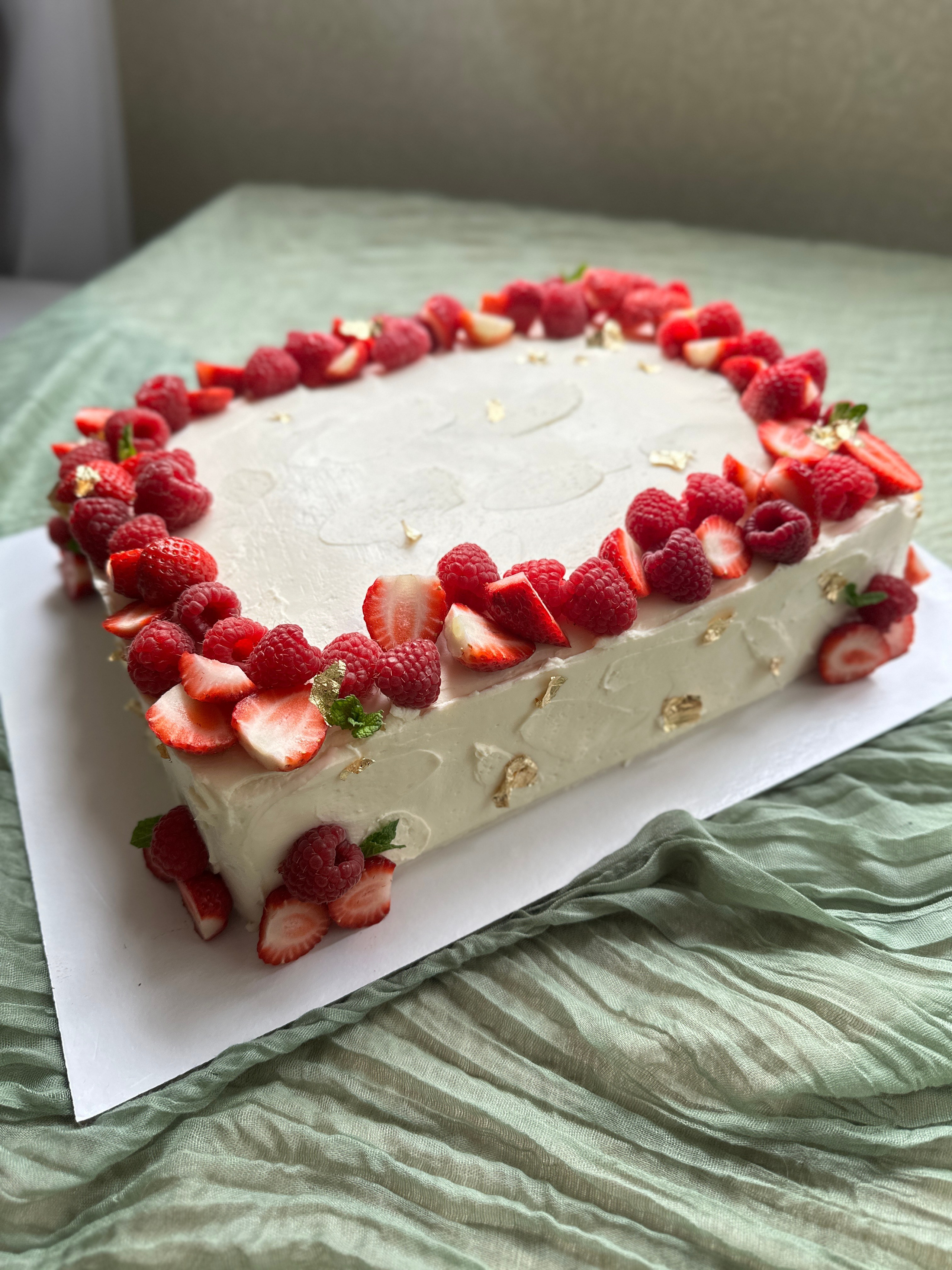 Торты и десерты. Выездной кейтеринг, съедобные букеты, торты и сладости на заказ