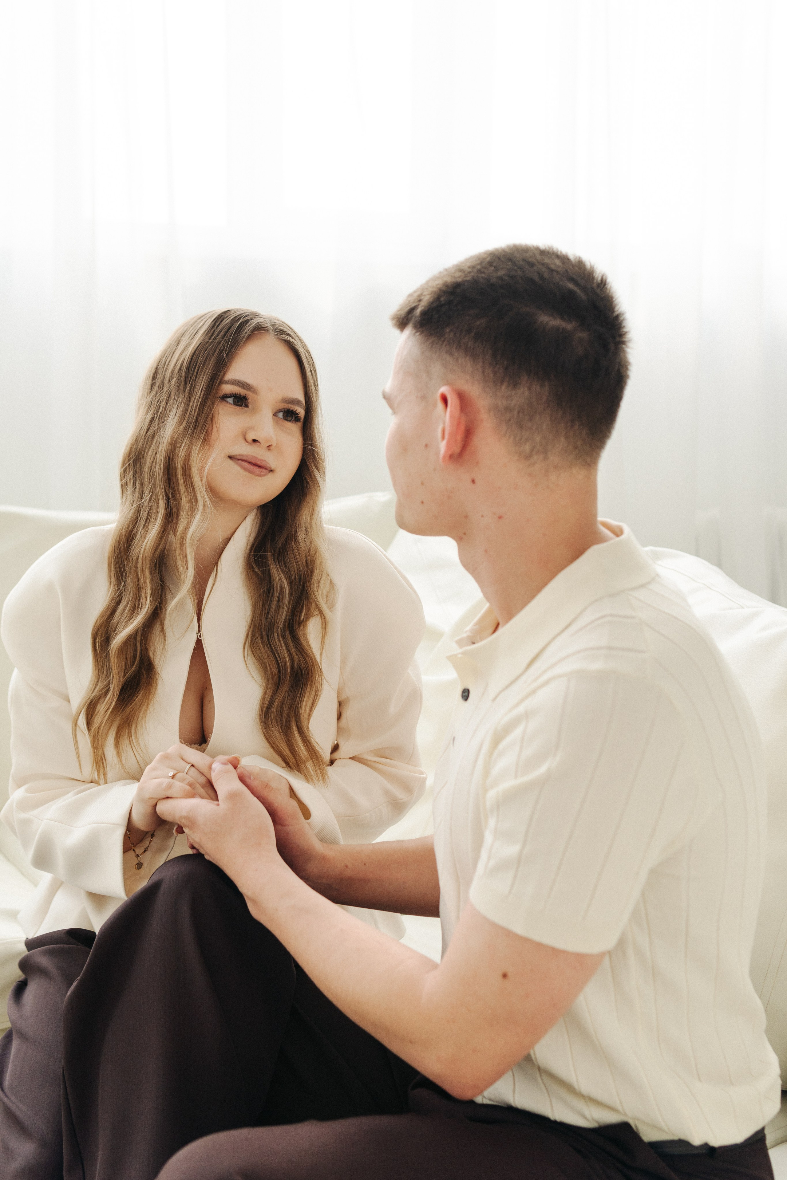 Danila & Olesya. Я — Алёна и я фотографирую красиво (е)