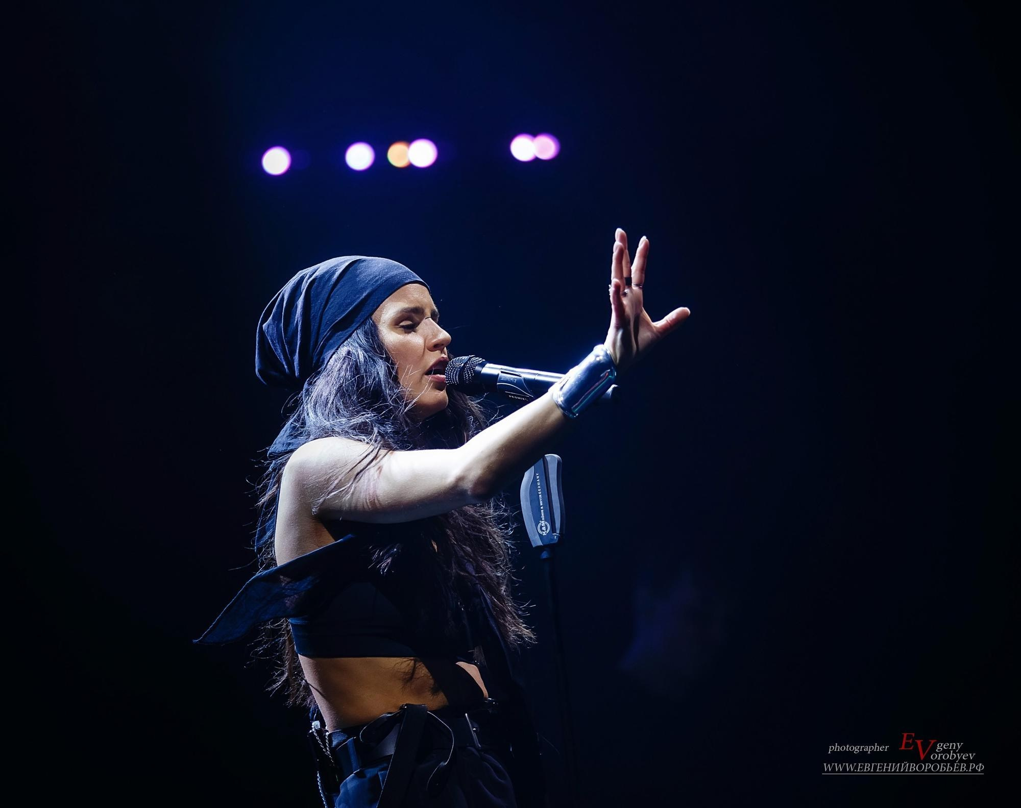 Концерт певицы зиверт в Красноярске фото репортаж артистка шоу фоторепортаж репортажный фотограф фотосъёмка заказать цена стоимость пример