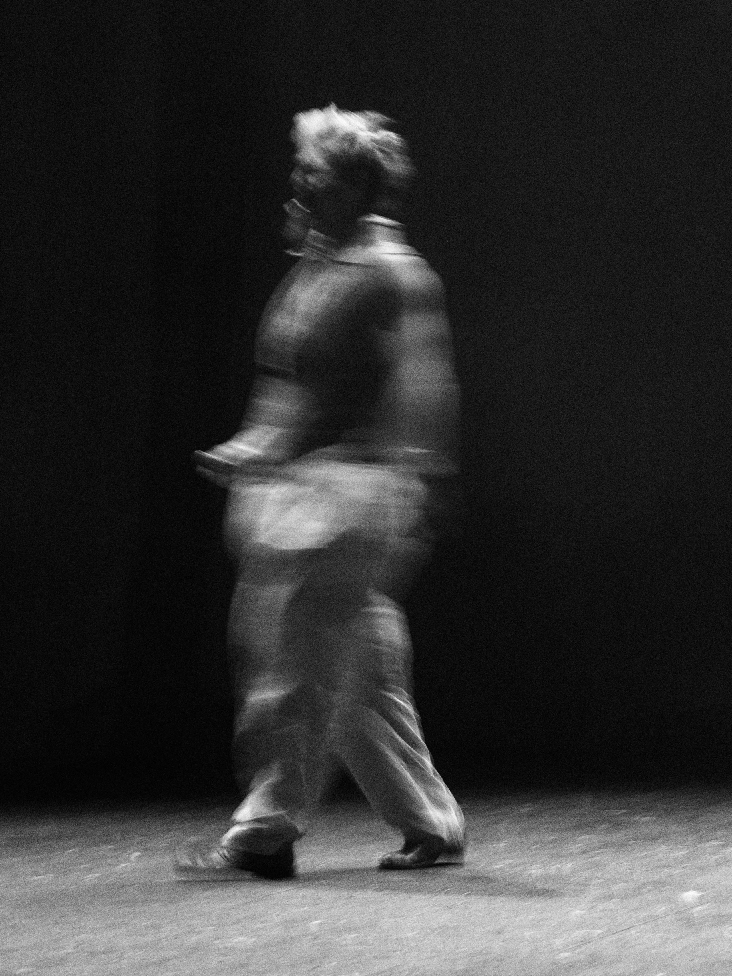 Чайка — черно-белое. Фотограф Юлия Маринина