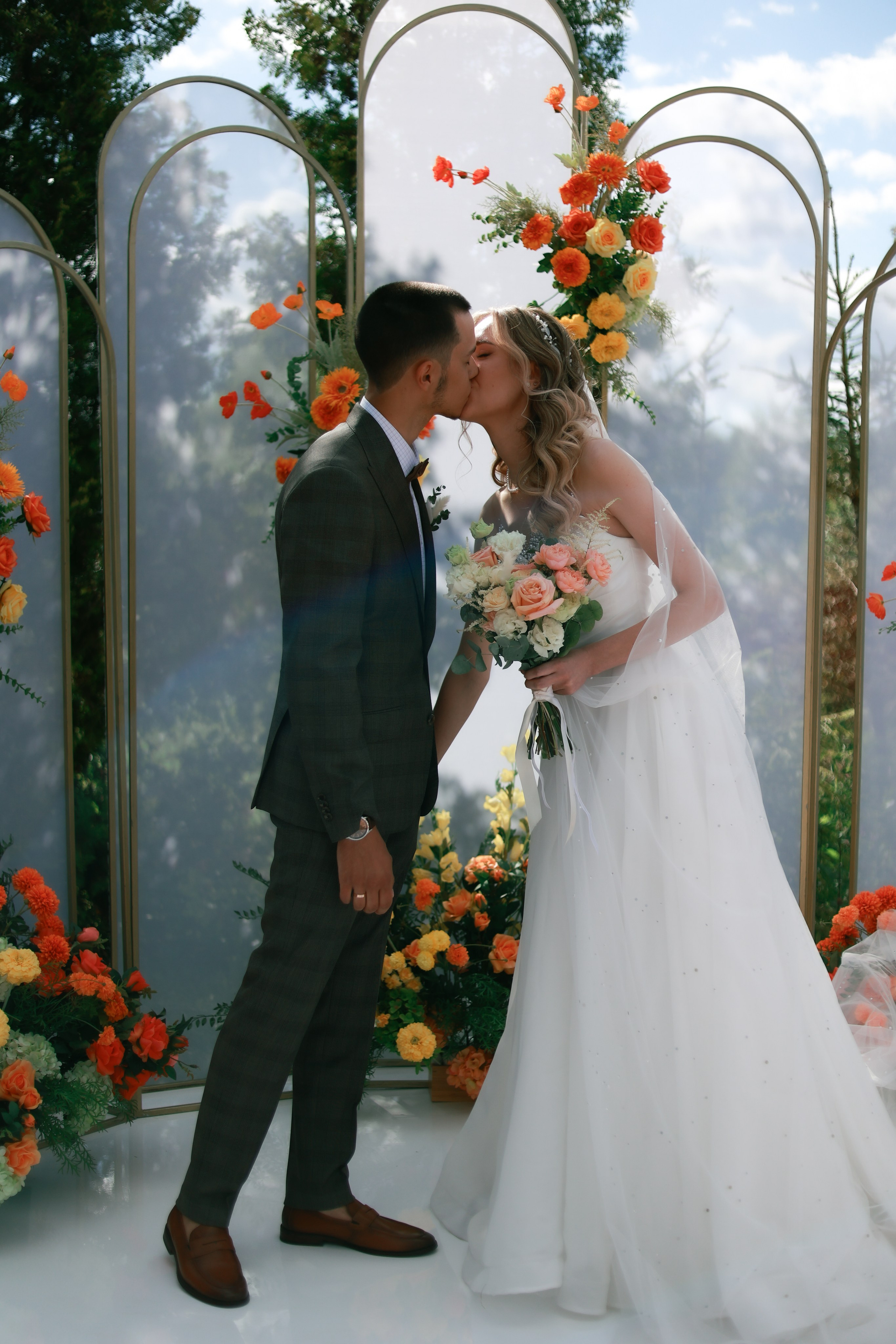 Свадебный ведущий на любое мероприятие в Москве. Свадебный ведущий в Москве Саксофон на свадьбу