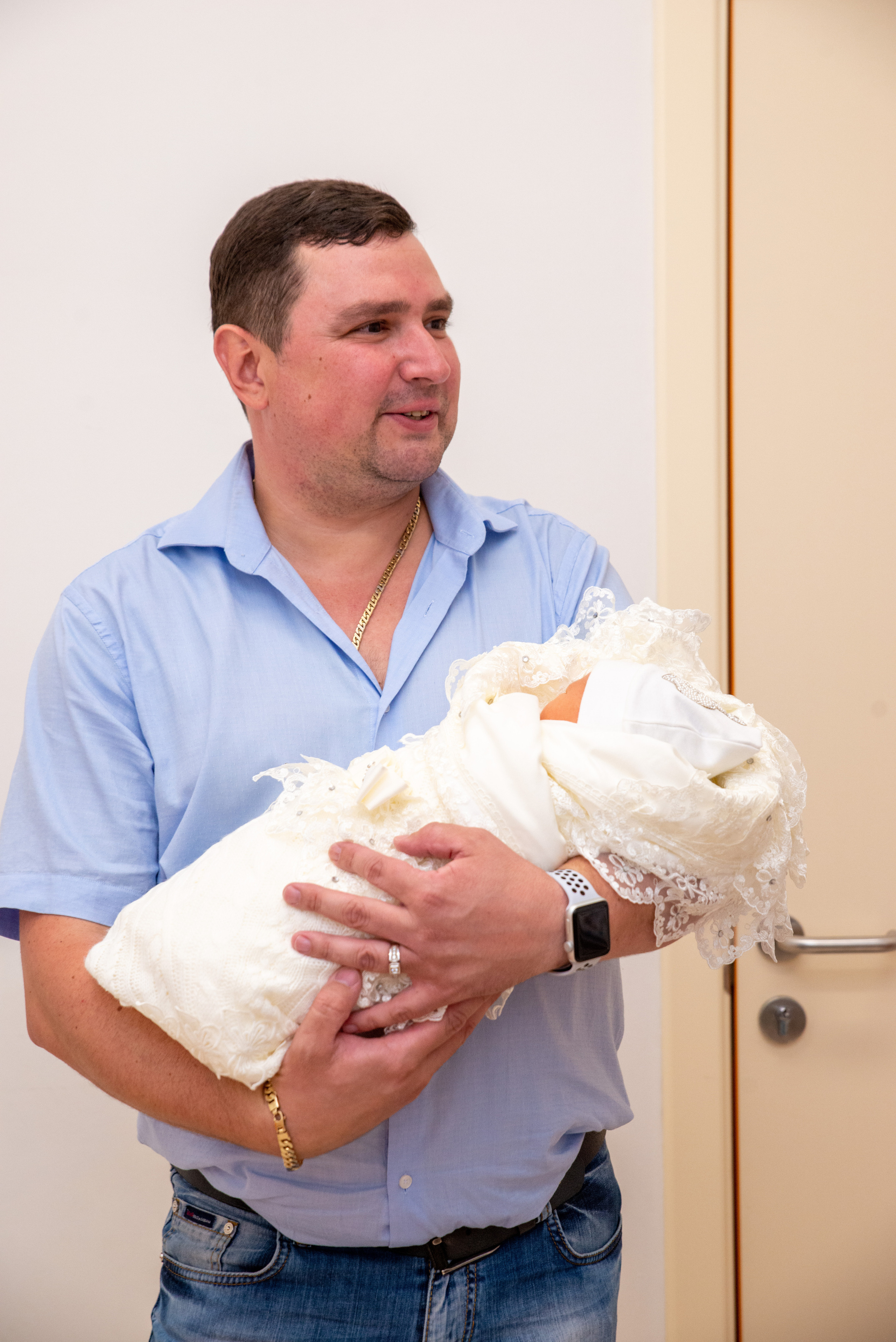 Выписки из роддома. Фотограф Сологуб Алексей Семенович